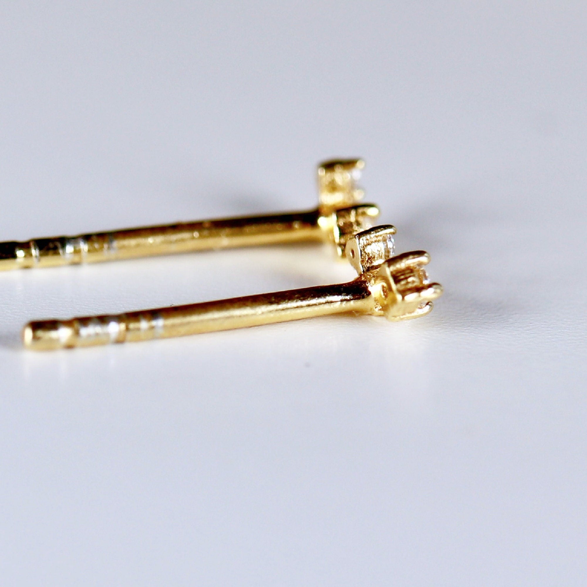 14k Gold 3 Stone Simulated Diamond CZ Prong Set Cluster Earrings