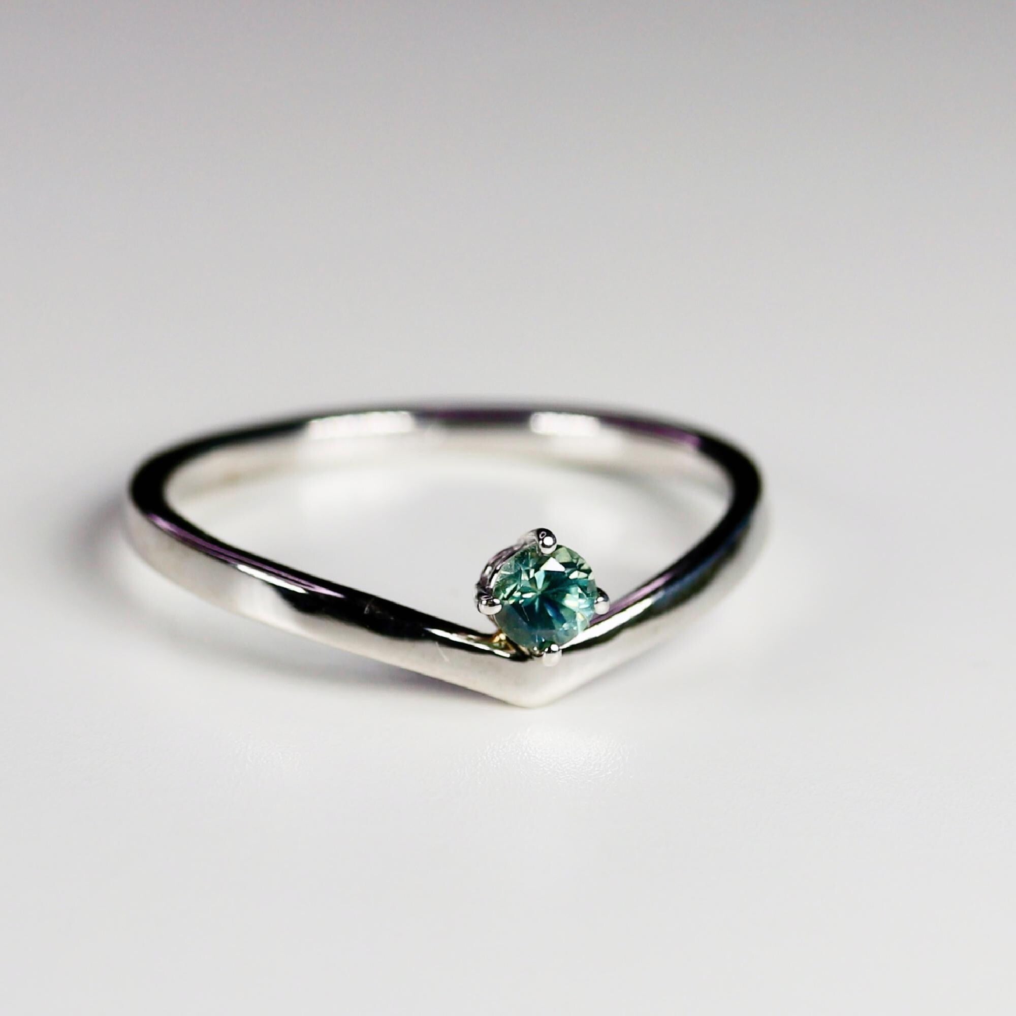 Montana Sapphire V Shaped Ring 14k White Gold
