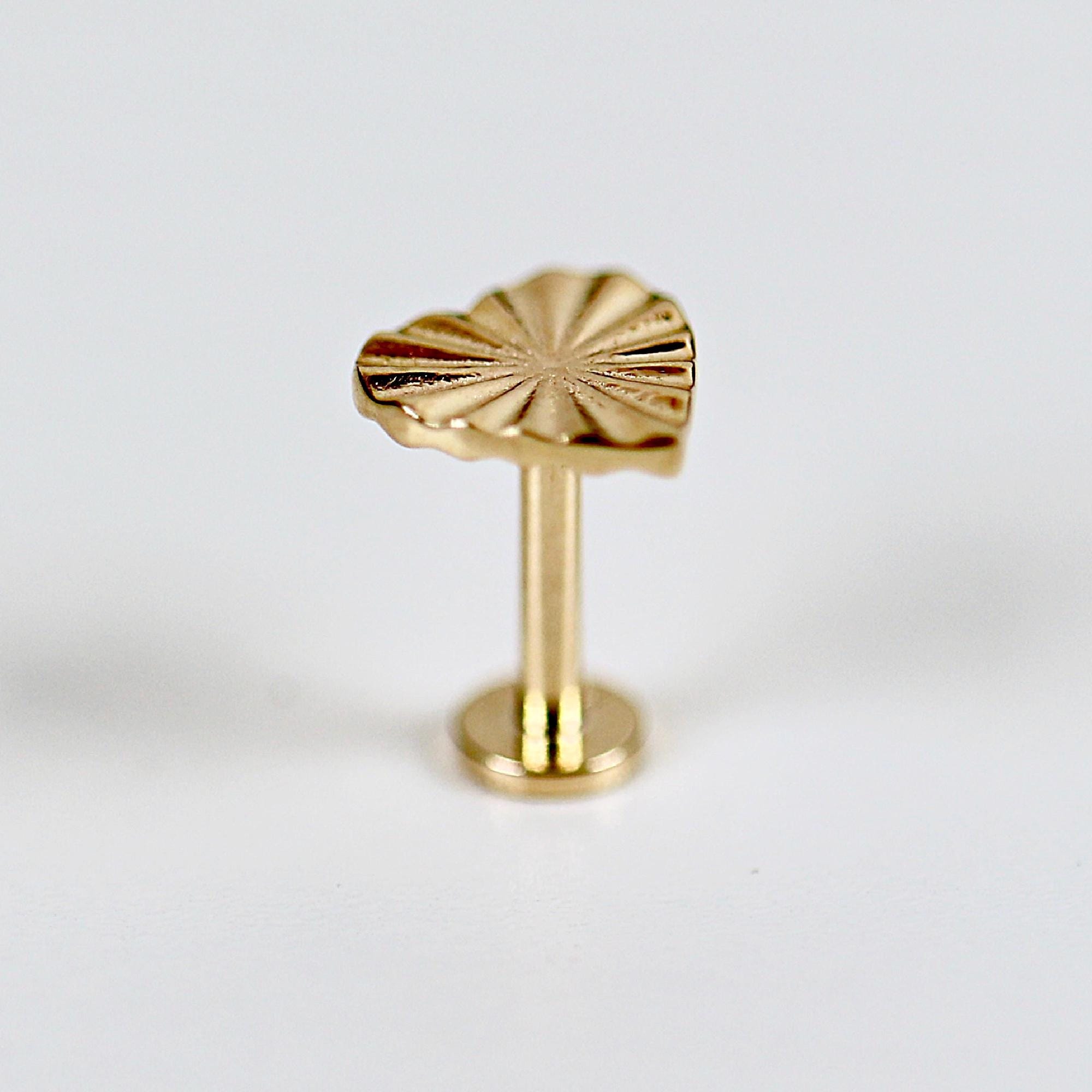 Fluted Heart Flat Back Cartilage Earrings 14k Solid Gold, Internally Threaded Flat Back Earrings, Vintage Heart Studs, Valentine's Day Gift