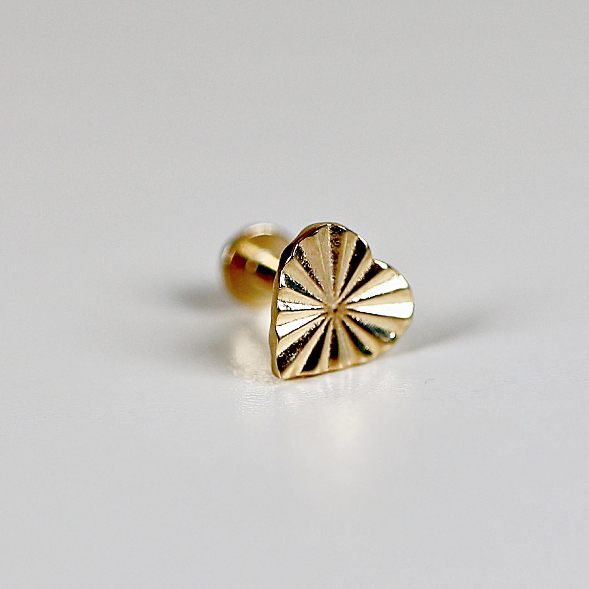 Fluted Heart Flat Back Cartilage Earrings 14k Solid Gold, Internally Threaded Flat Back Earrings, Vintage Heart Studs, Valentine's Day Gift