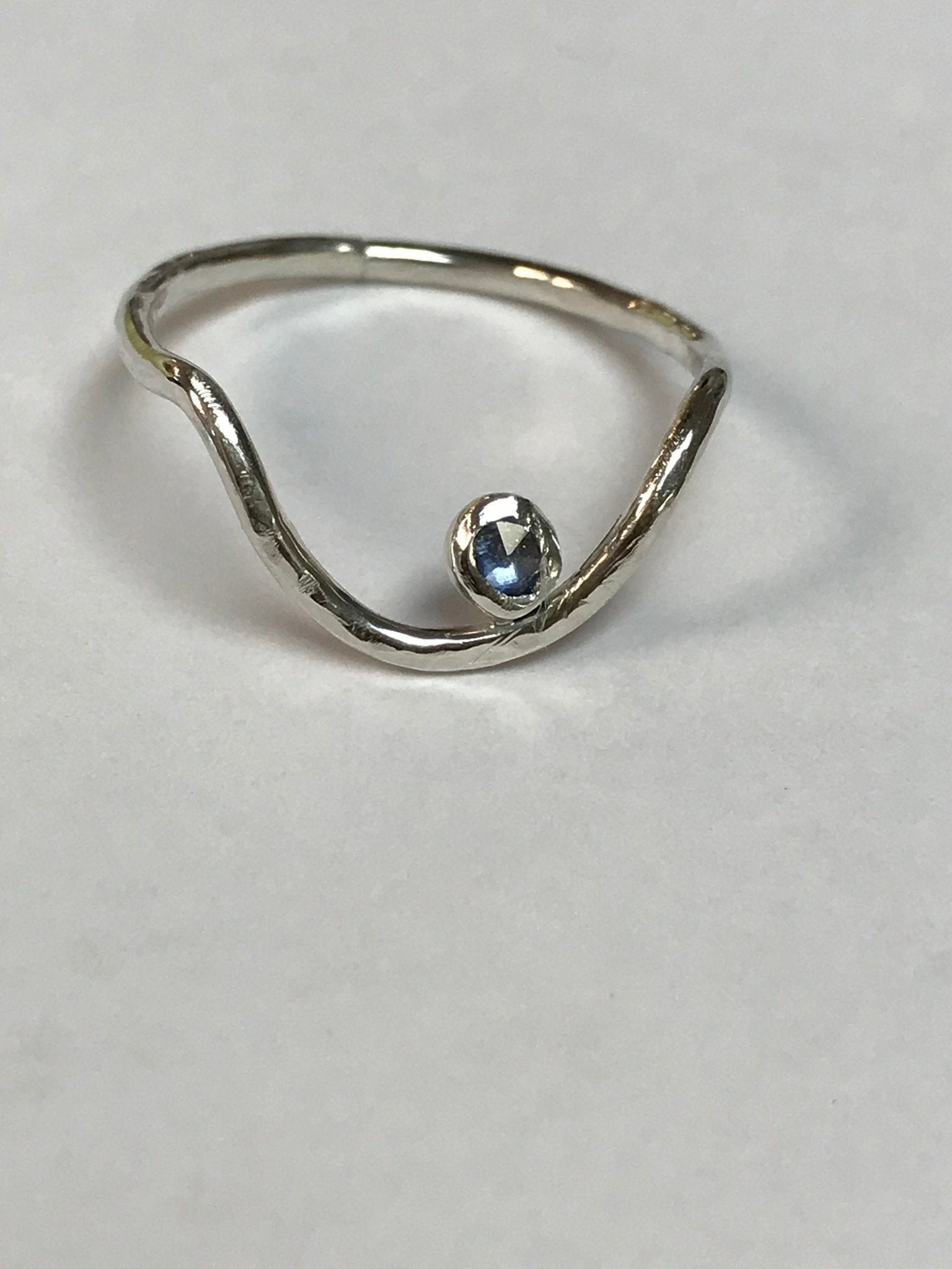 Sapphire Ring Waved, Curved Gemstone Ring - Melt'm Jewelry