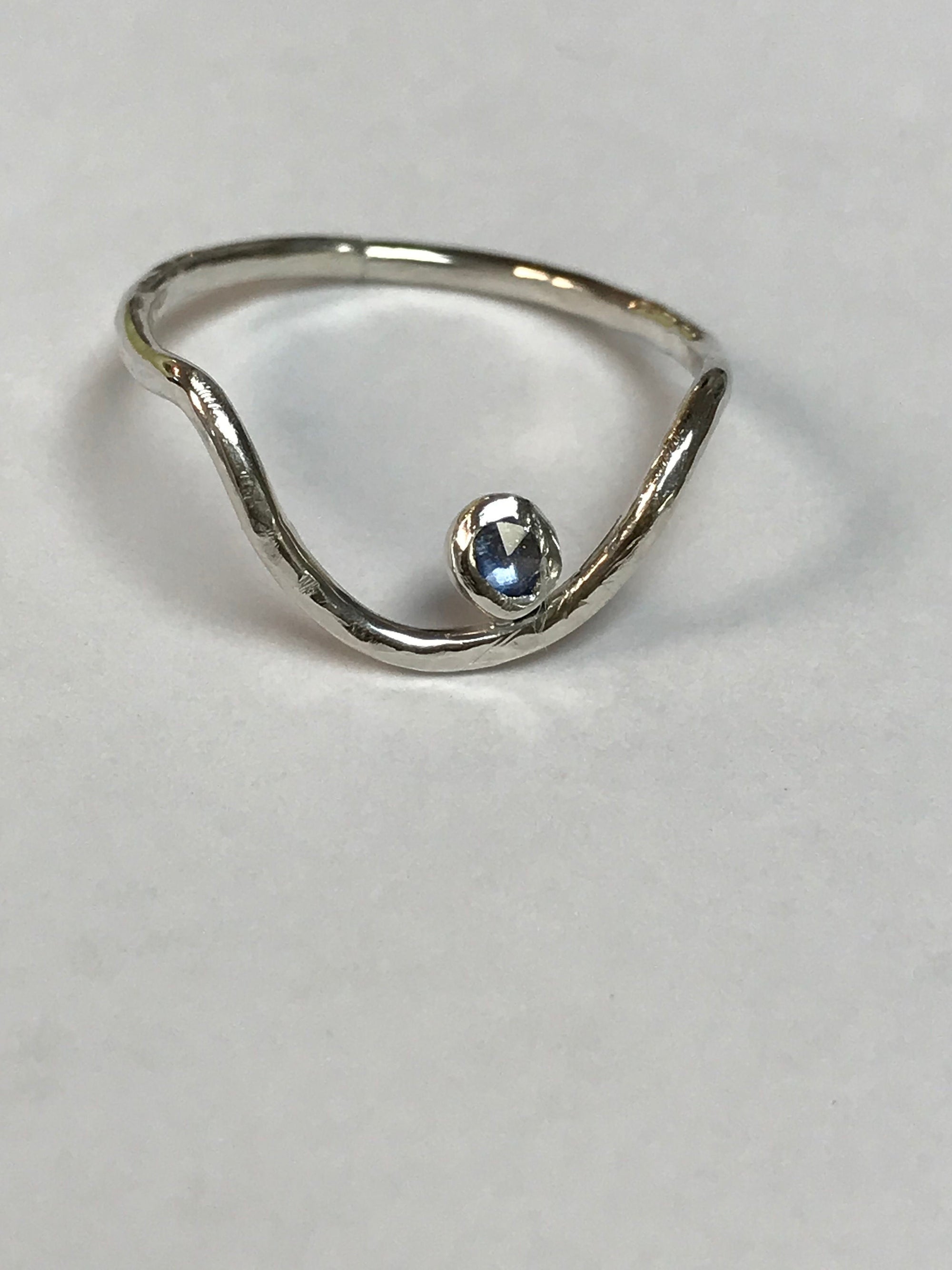 Sapphire Ring Wav