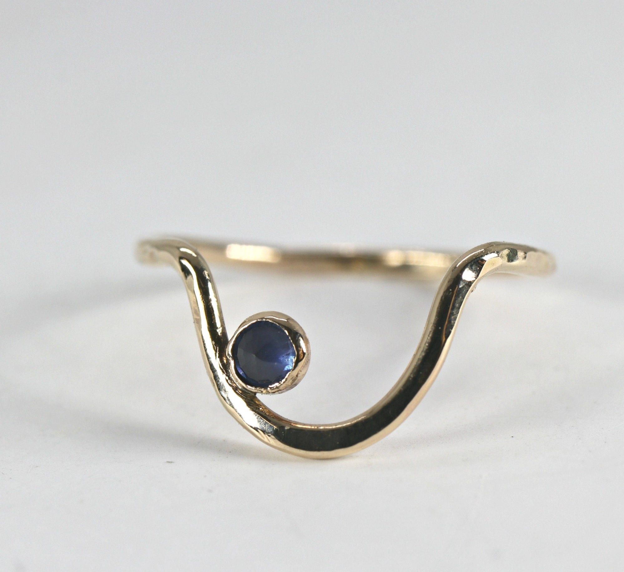 Sapphire Ring Wav