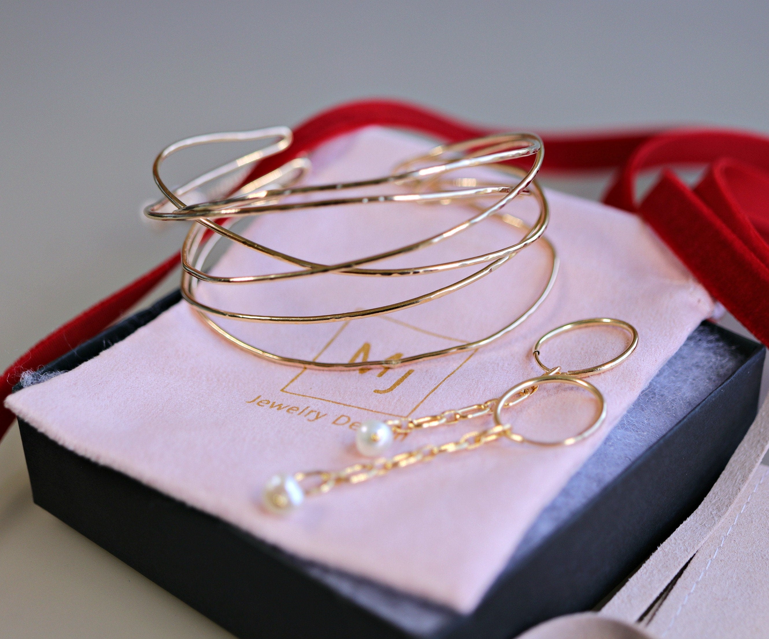 通販でクリスマス Bracelet, Cuff Cross Criss Multi Bangle Open Layered アクセサリー