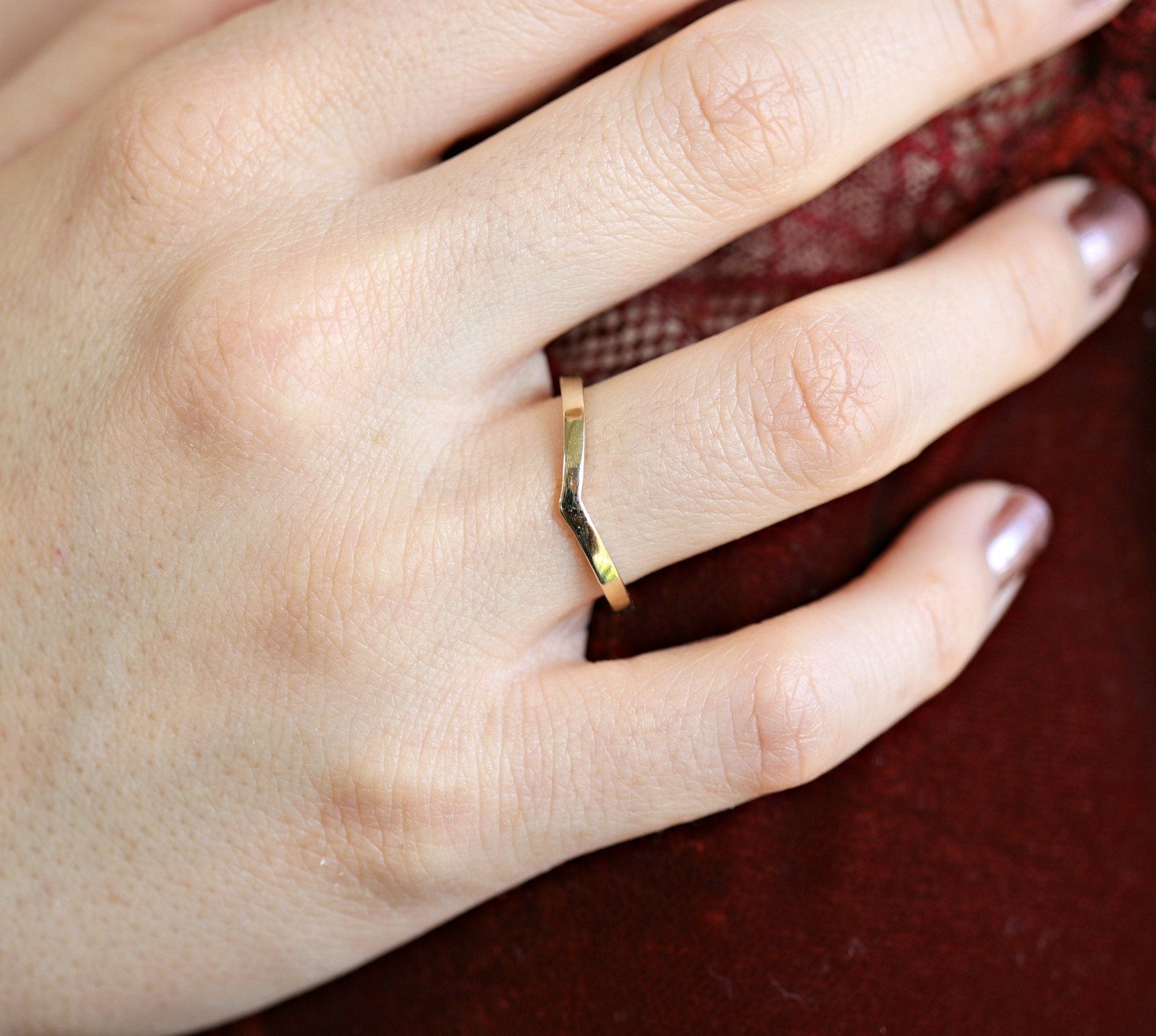 14k Solid Gold Chevron Wedding Band, Gold V Ring - Melt'm Jewelry