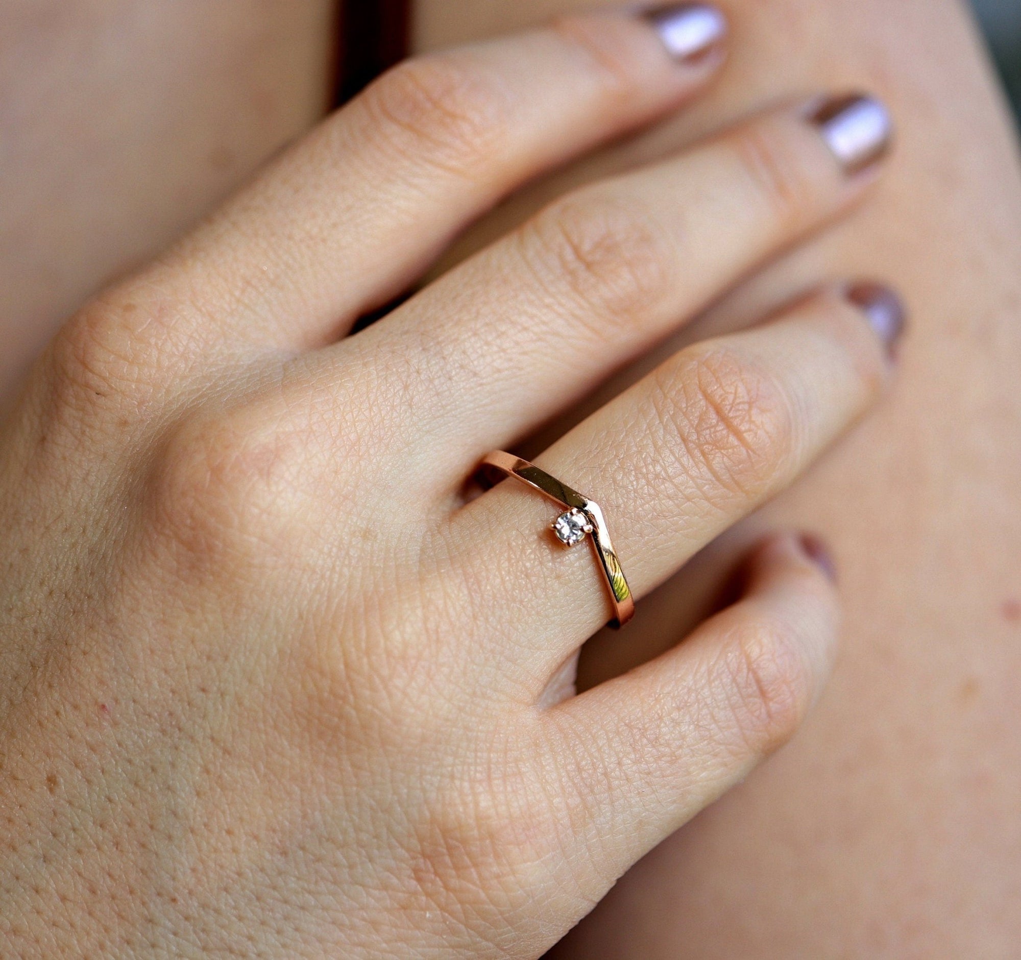 14k Gold Chevron Diamond Wedding Band Ring - Melt'm Jewelry