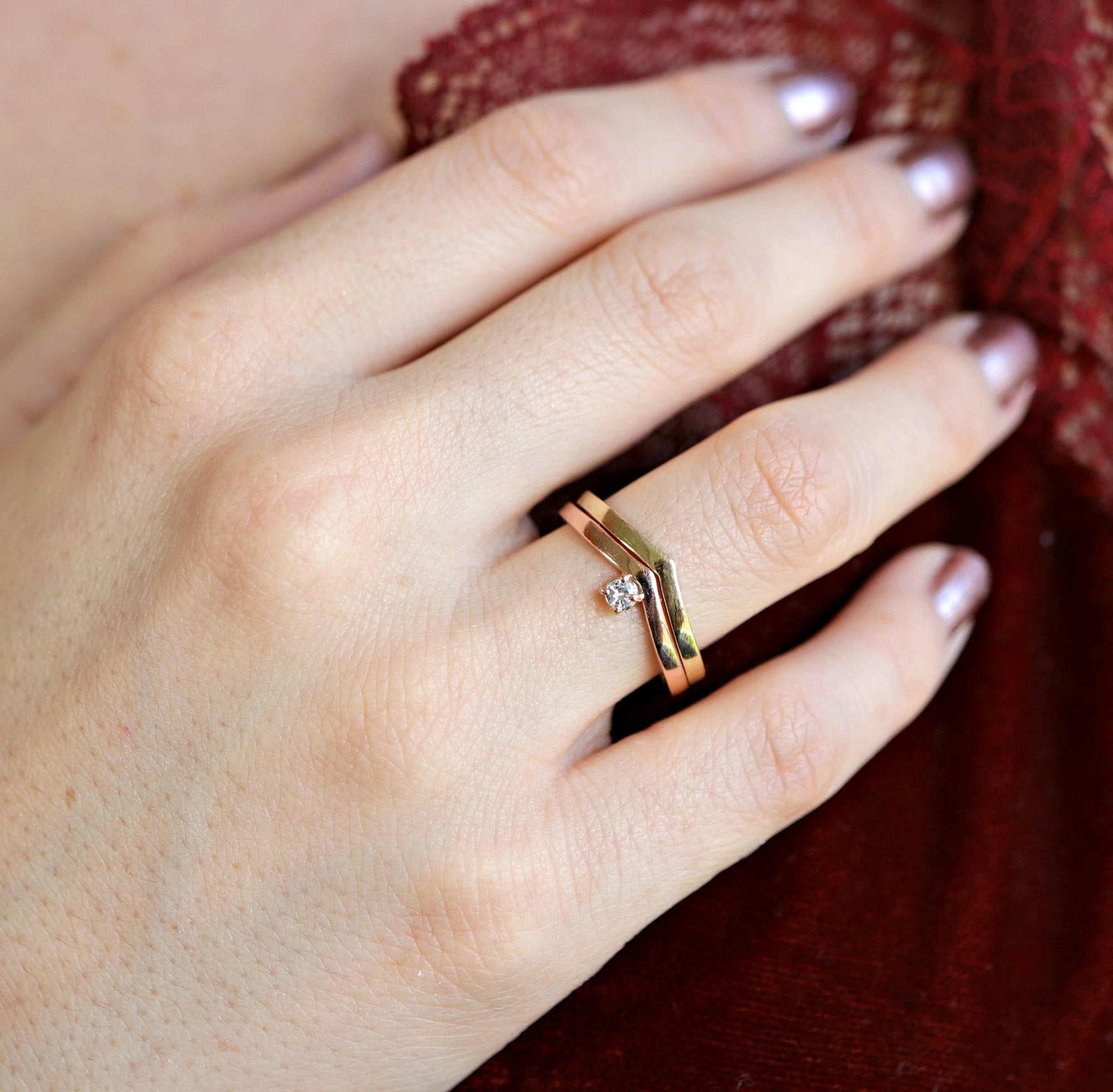 14k Gold Chevron Diamond Wedding Band Ring - Melt'm Jewelry