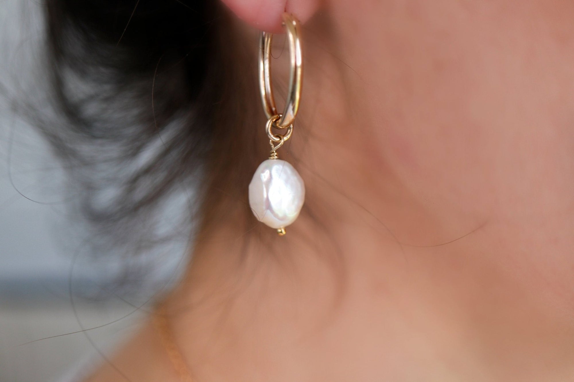 Pearl Hoop Earrings, Gold Filled Oval Hoop Earrings with Baroque Pearls - Melt'm Jewelry