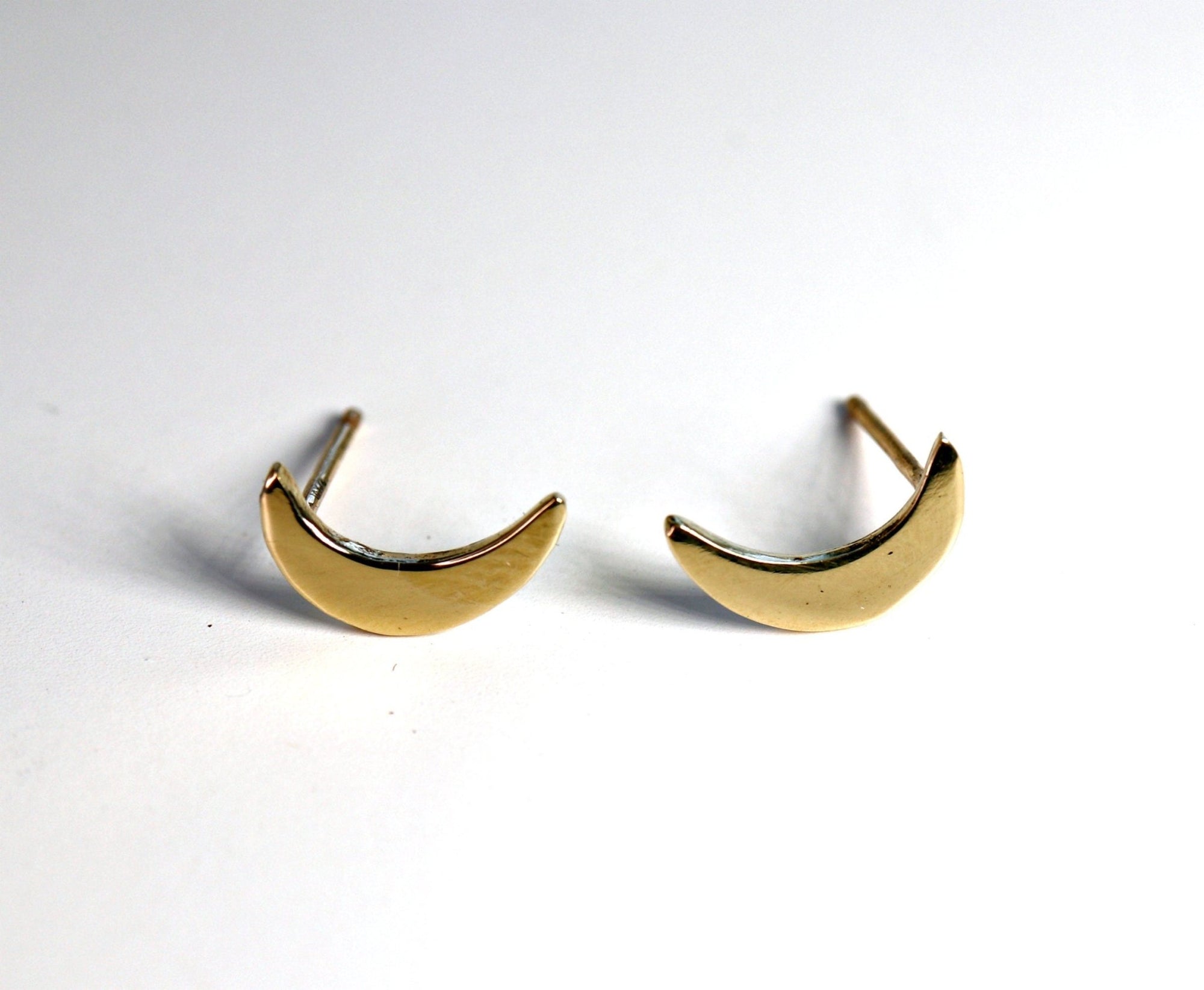 14k Solid Gold Crescent Moon Earrings, Moon Stud Earrings - Melt'm Jewelry
