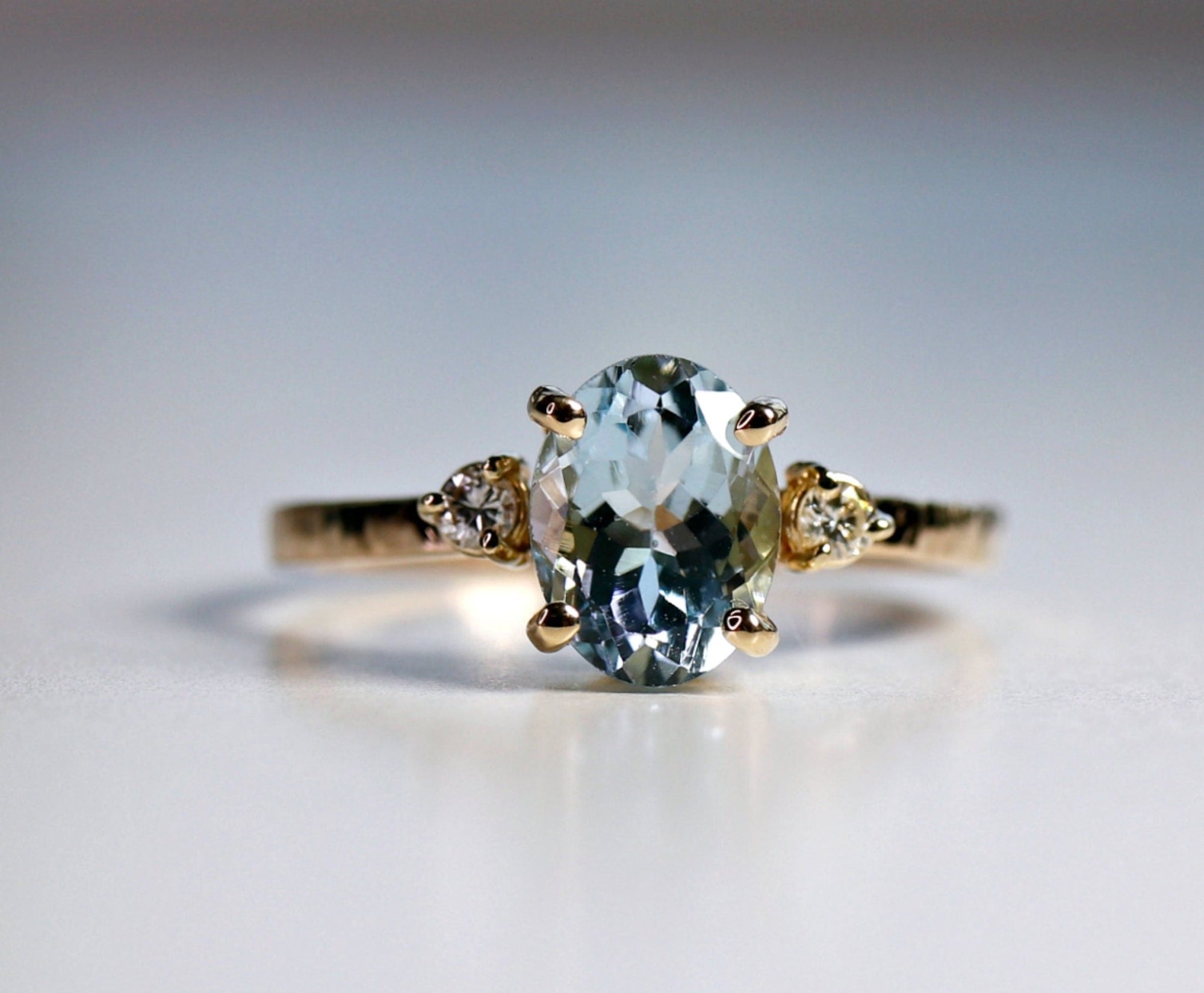 Oval Aquamarine Engagement Ring with two Accent Diamonds (7x5 mm) - Melt'm Jewelry