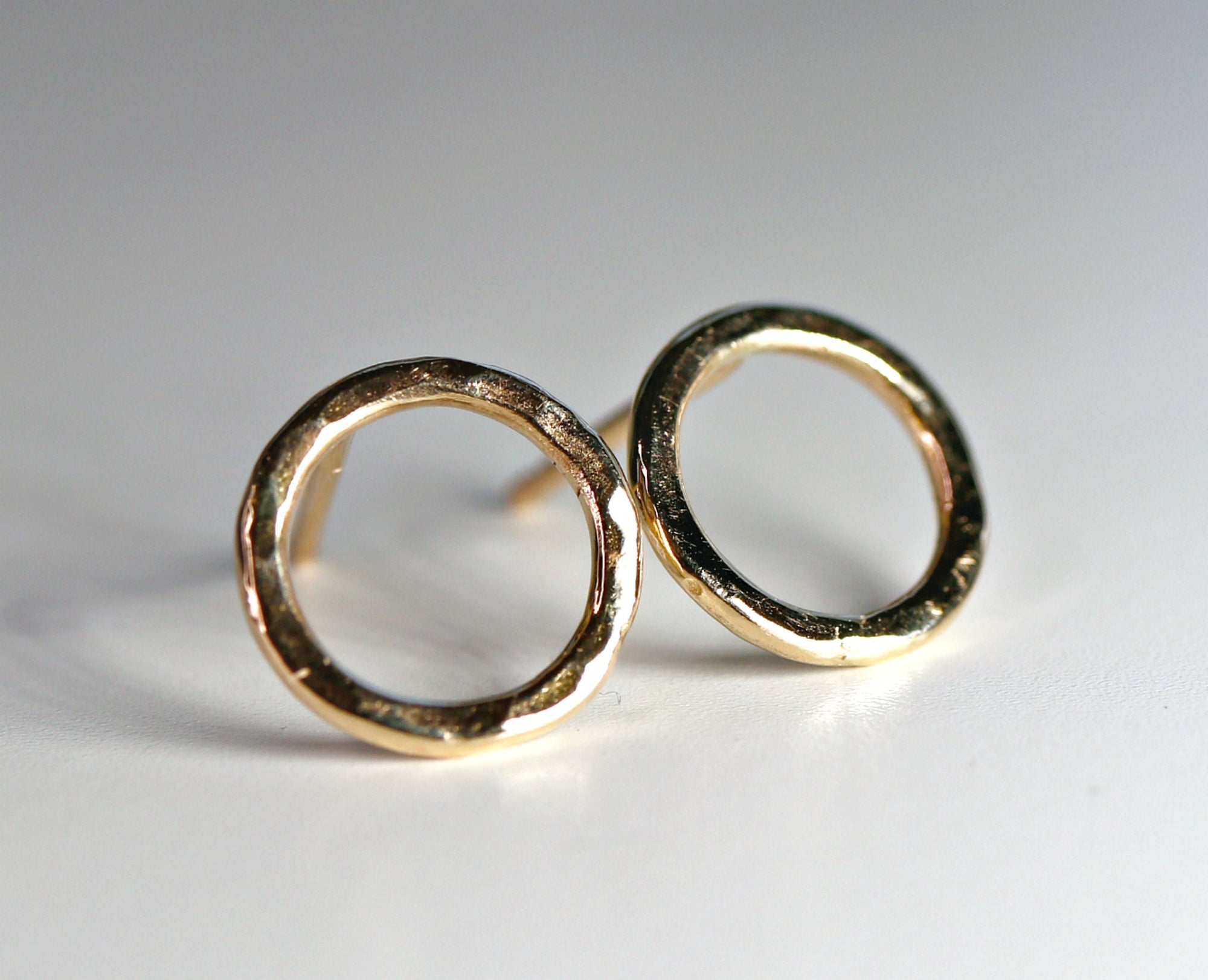 14k Hammered Gold Circle Stud Earrings