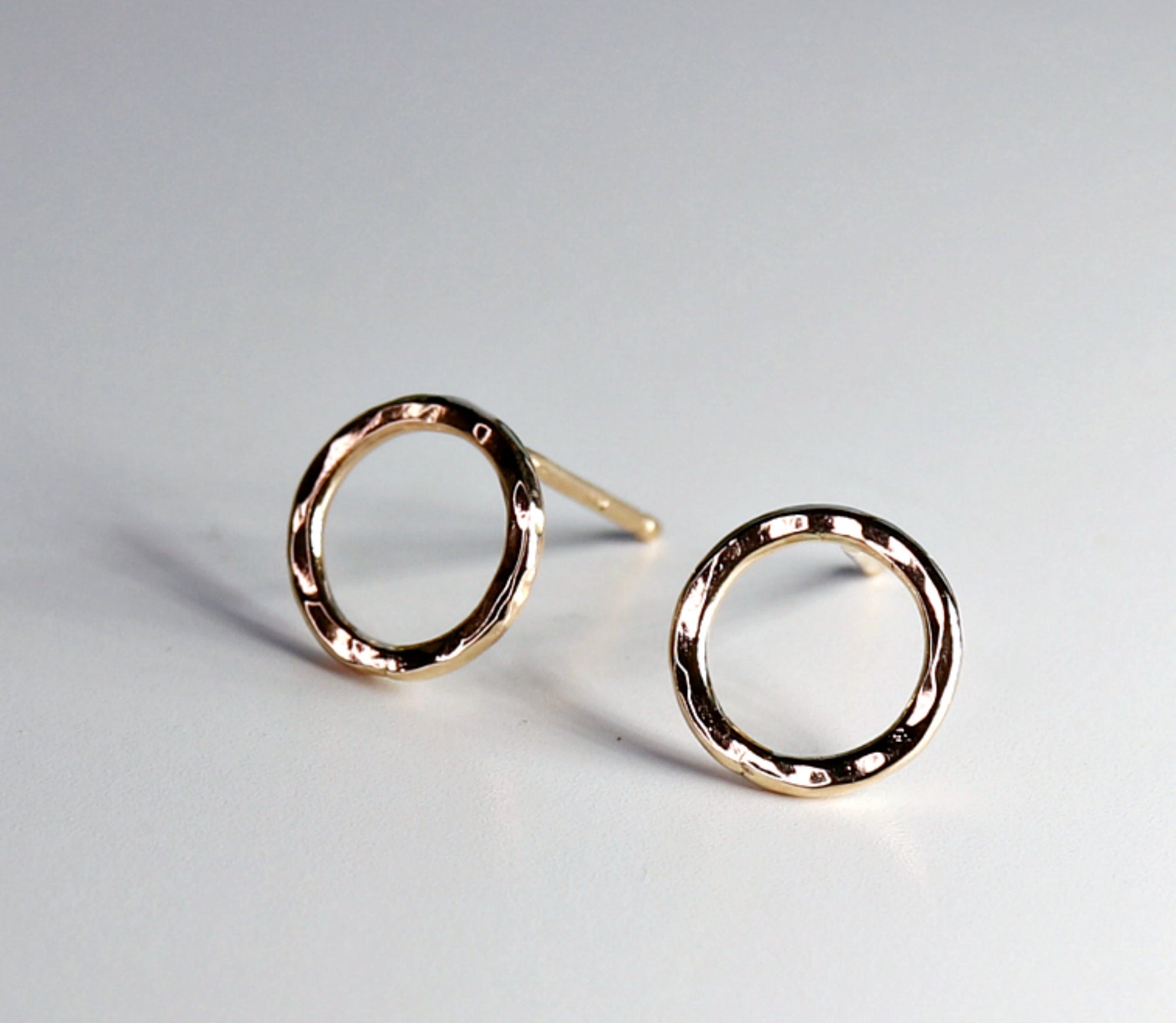 14k Hammered Gold Circle Stud Earrings