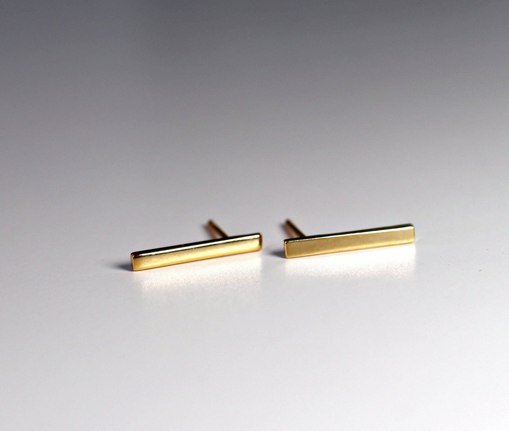 14k Solid Gold Bar Stud Earring