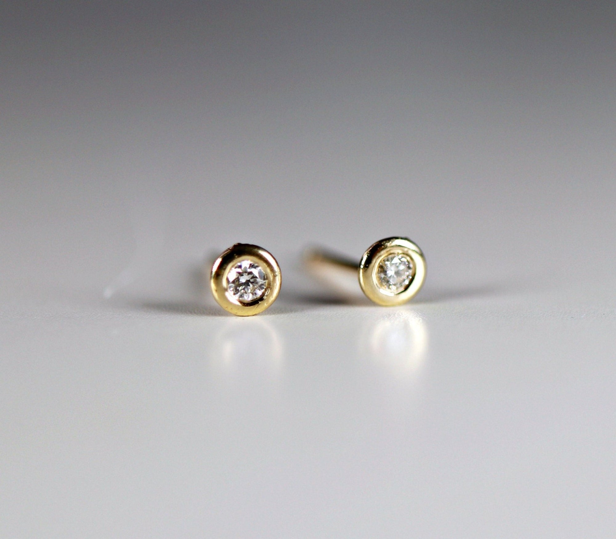 14k Solid Gold Tiny Diamond Stud Earrings (SINGLE OR PAIR) - Melt'm Jewelry