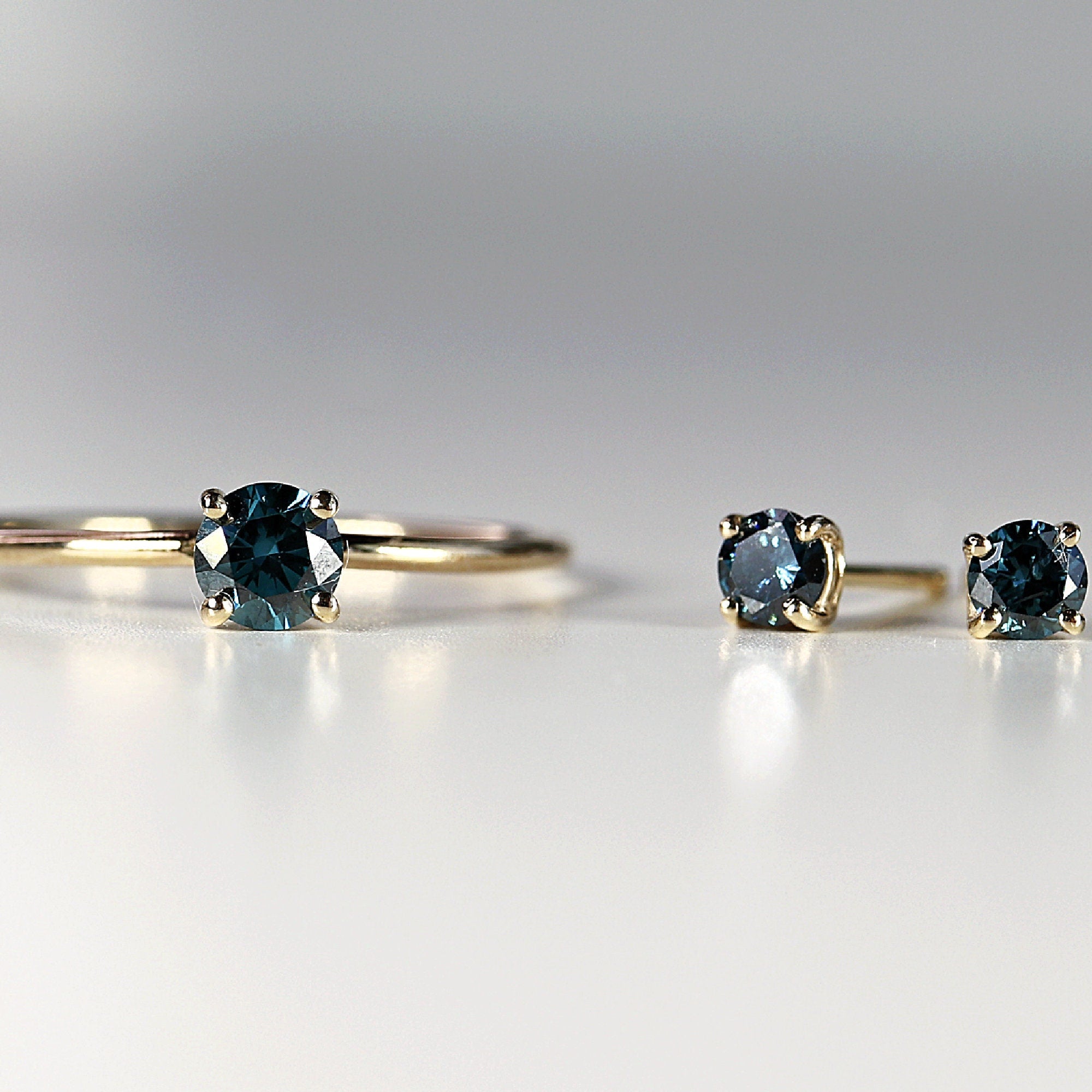 14k Gold Minimalist Blue Diamond Engagement Ring - Melt'm Jewelry