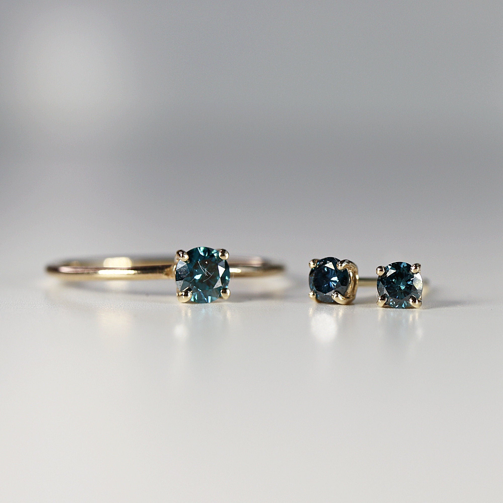 14k Gold Minimalist Blue Diamond Engagement Ring - Melt'm Jewelry