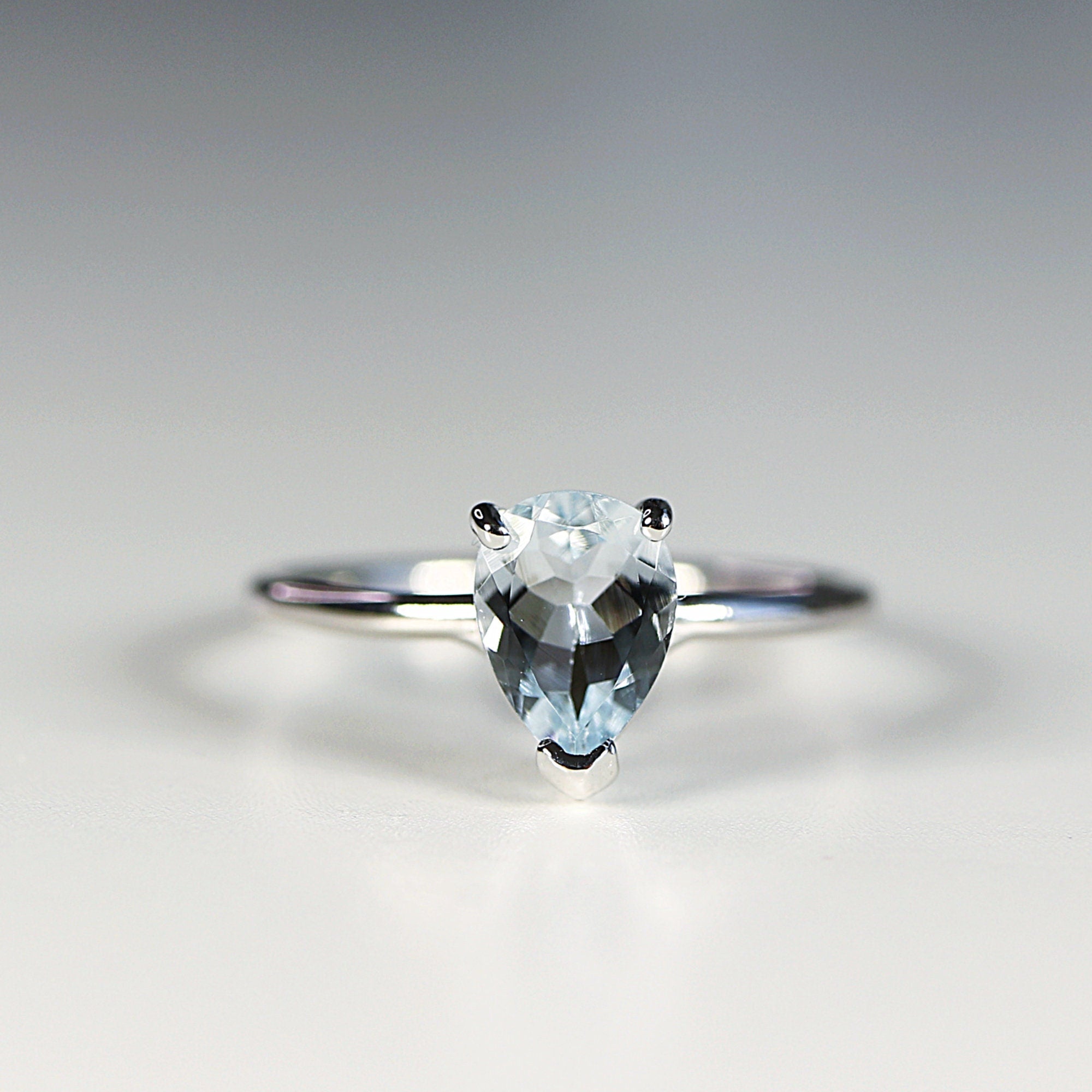 14k White Gold Pear Aquamarine Ring