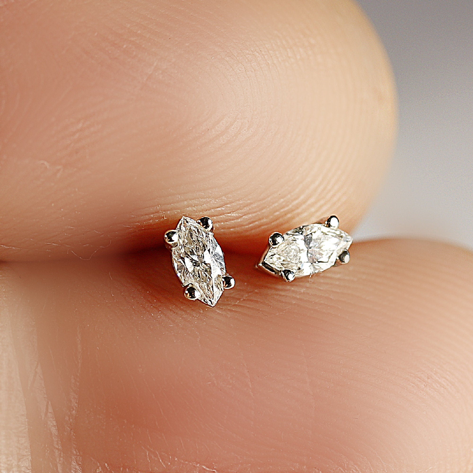 Marquise Diamond Stud Earrings, 0.14 ct VS Diamond Earrings 14k Gold - Melt'm Jewelry
