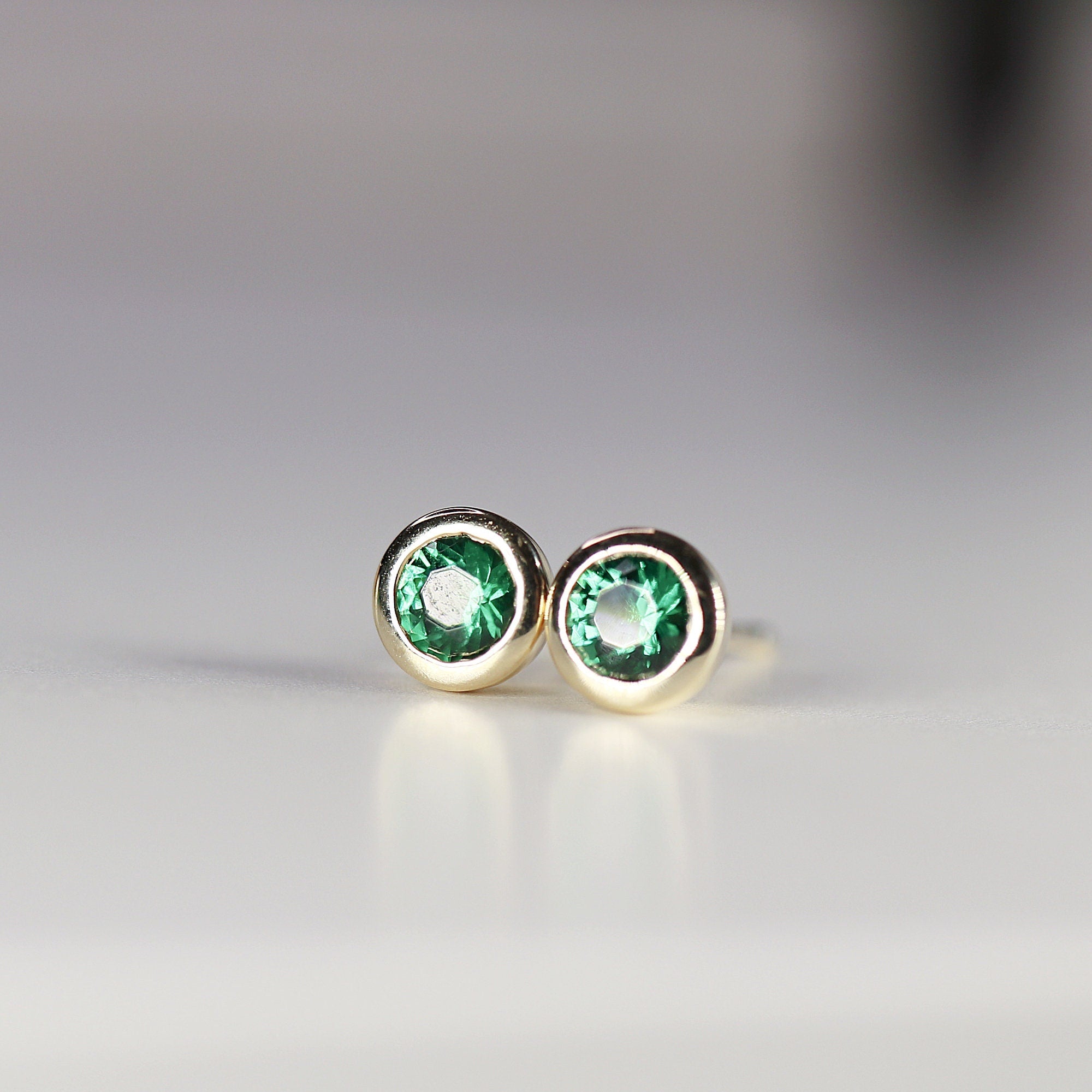 14k Gold Bezel Set Emerald Stud Earrings - Melt'm Jewelry