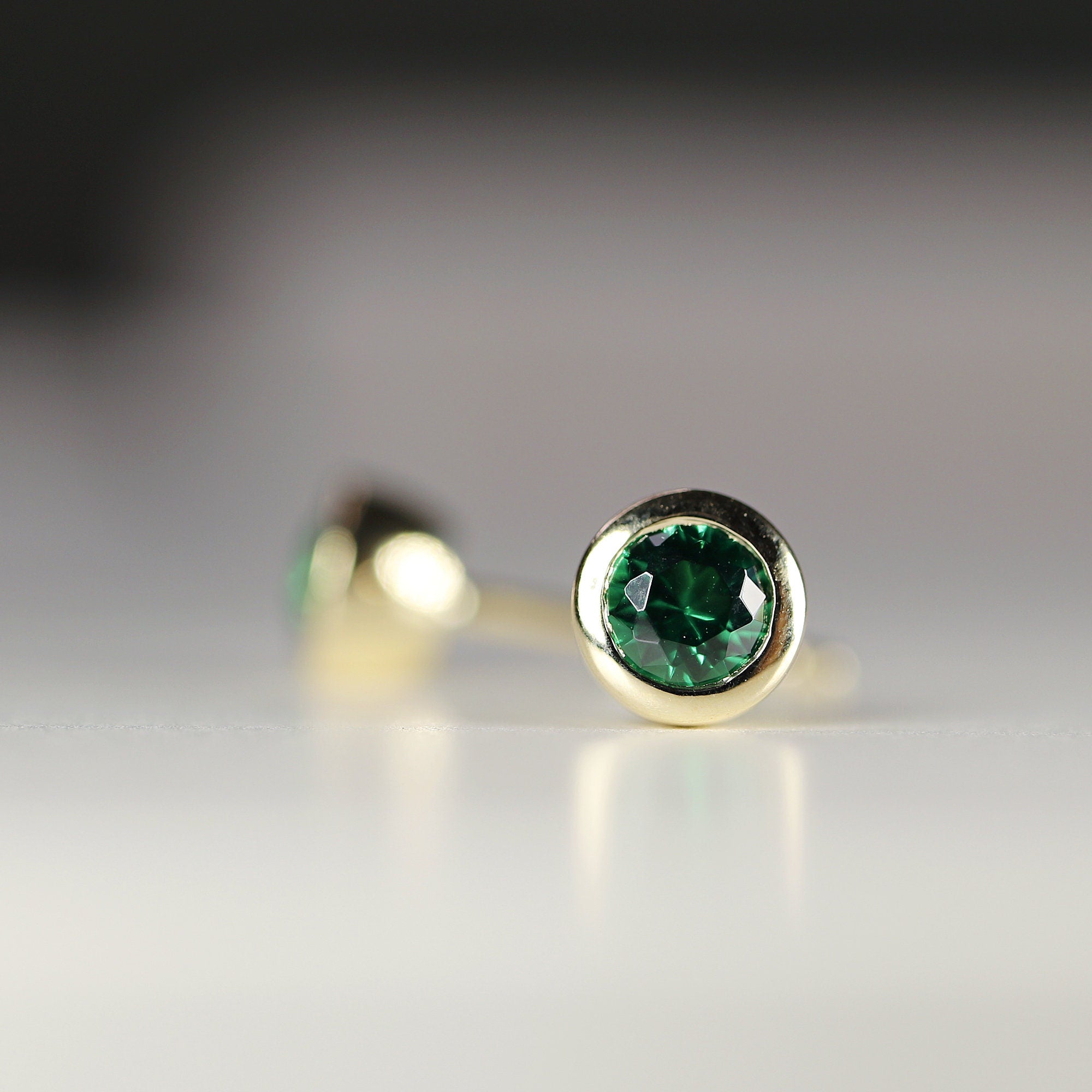 14k Gold Bezel Set Emerald Stud Earrings - Melt'm Jewelry