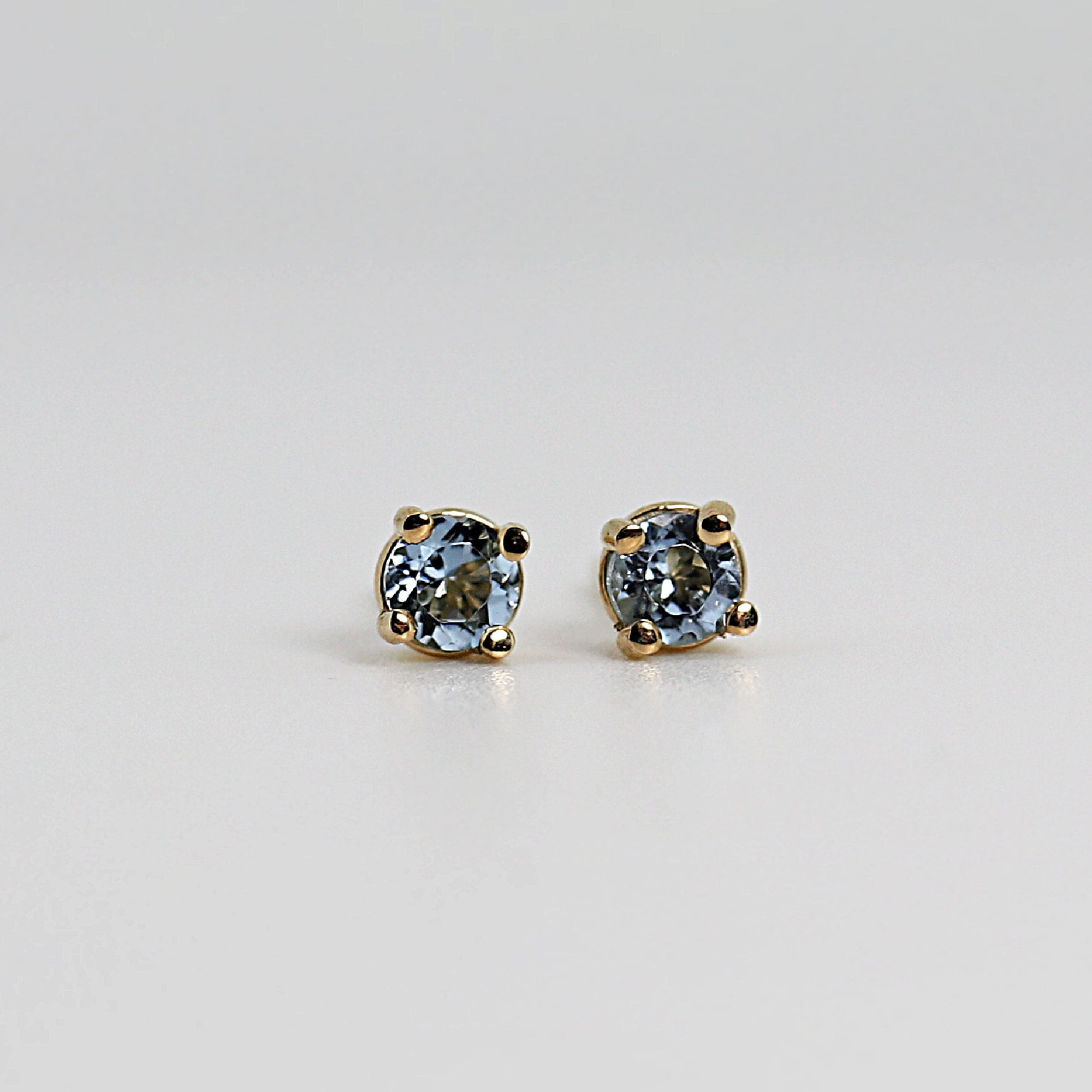 Aquamarine Stud Earrings 14k Gold - Melt'm Jewelry