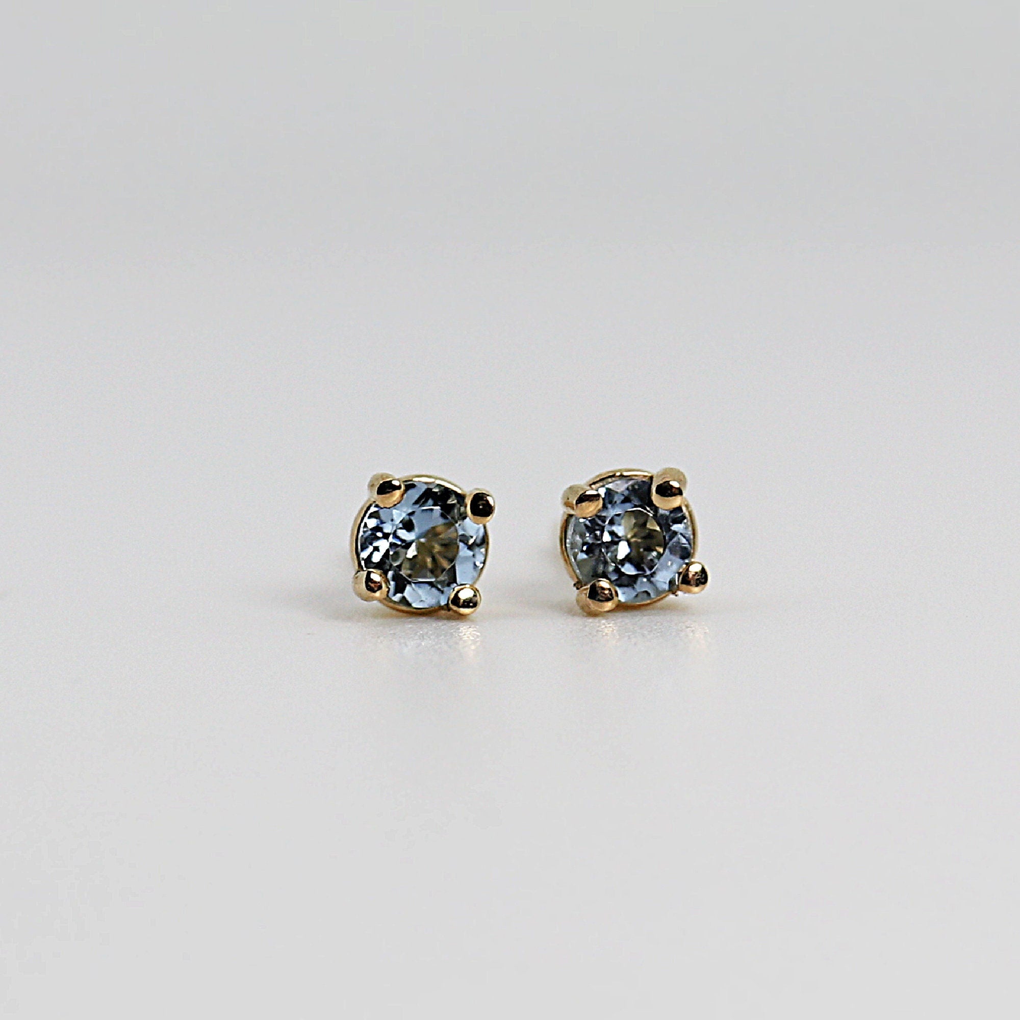 Aquamarine Stud Earrings 14k Gold - Melt'm Jewelry
