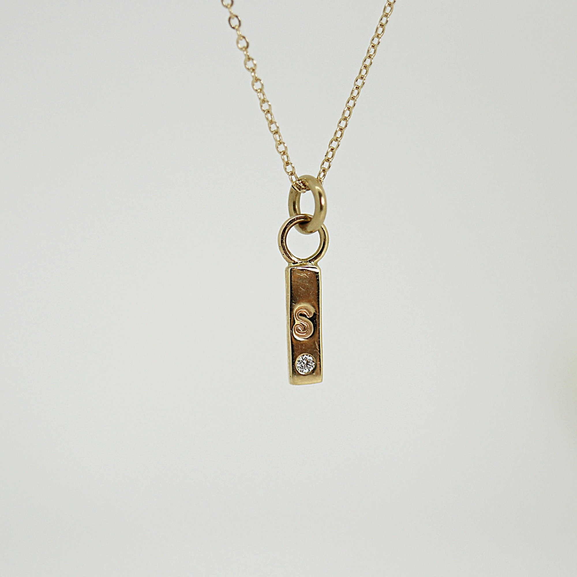 14k Solid Gold Vertical Bar Initial Necklace - Melt'm Jewelry