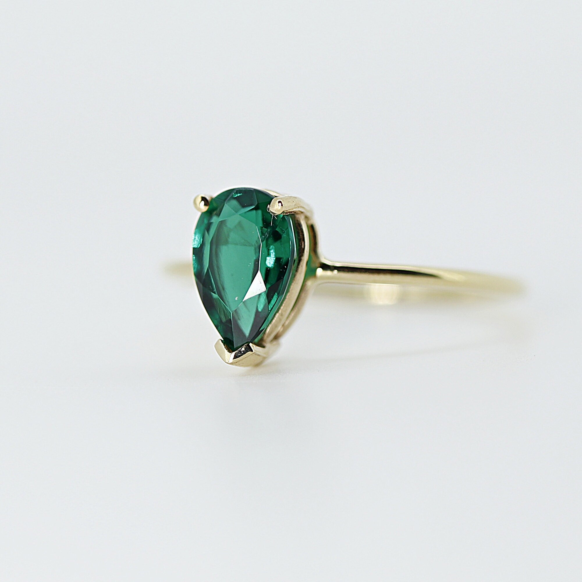 14k Gold Pear Cut Emerald Ring