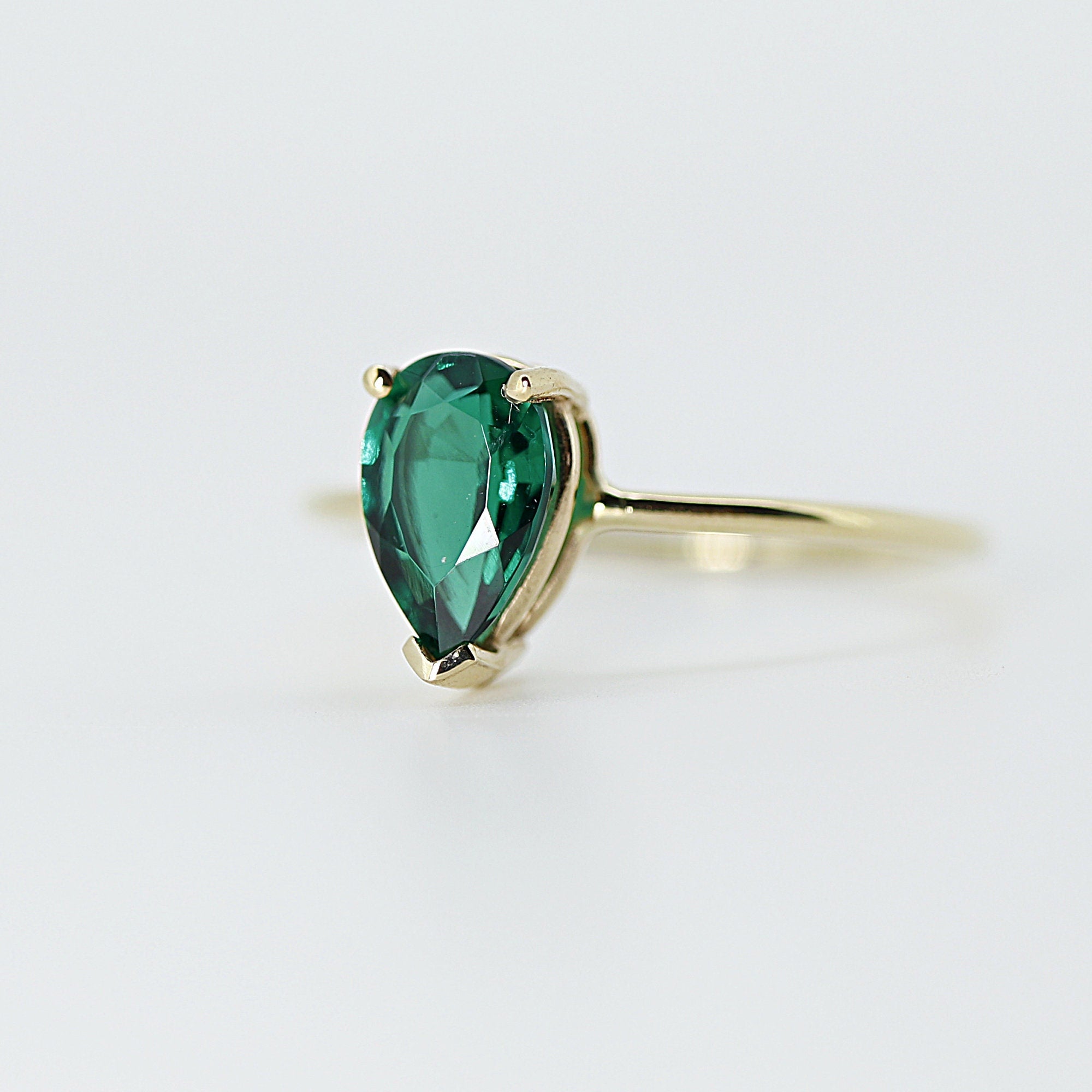 14k Gold Pear Cut Emerald Ring - Melt'm Jewelry