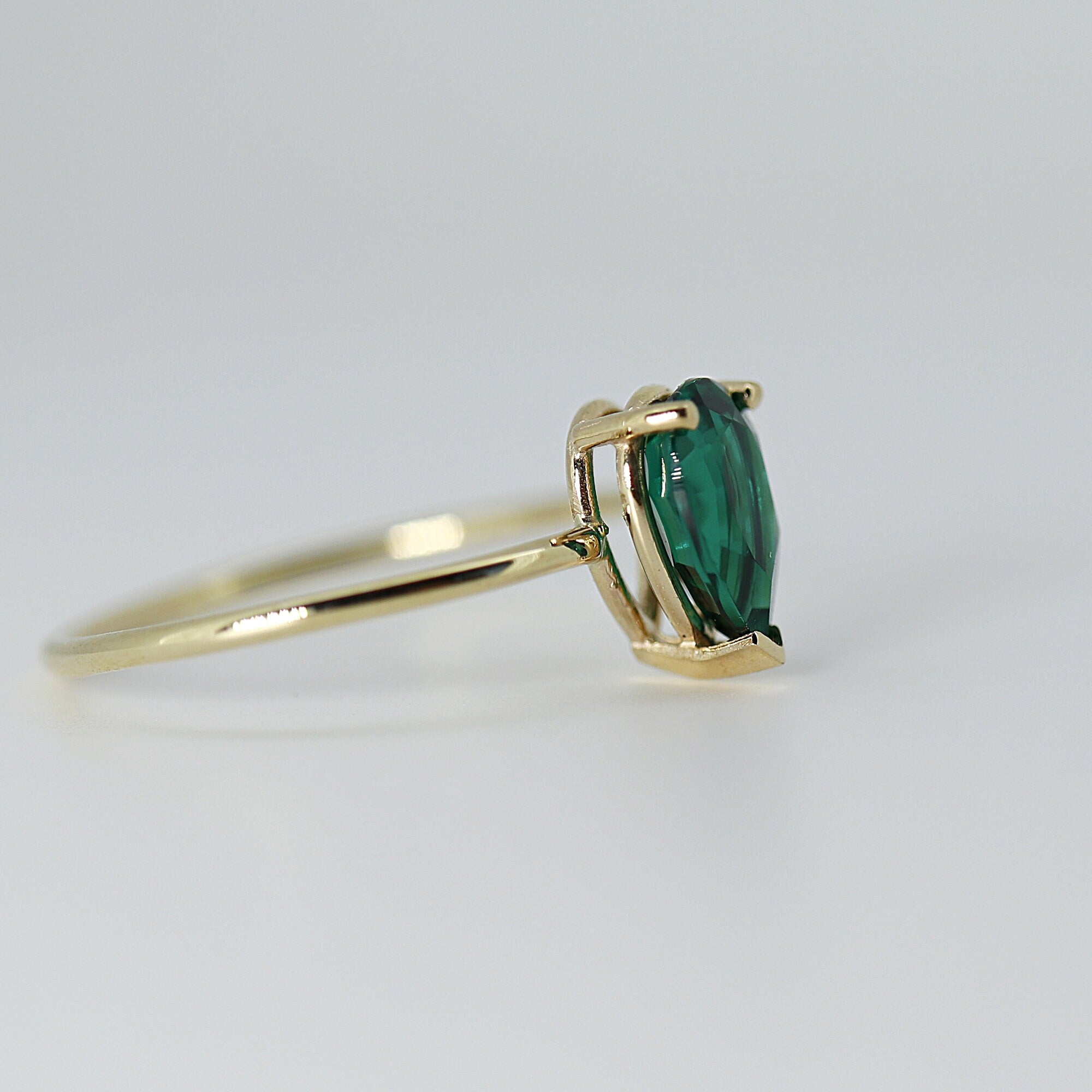 14k Gold Pear Cut Emerald Ring