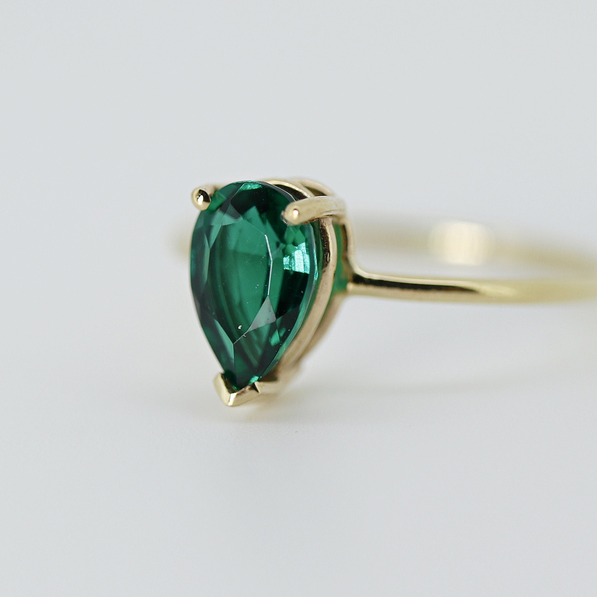 14k Gold Pear Cut Emerald Ring - Melt'm Jewelry
