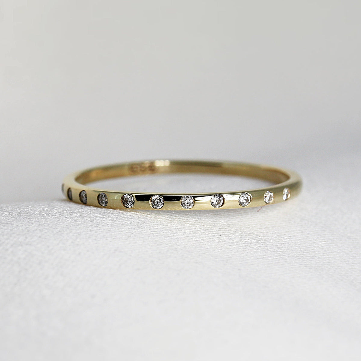Flush Set Diamond Wedding Band - 1.5 mm - Melt'm Jewelry