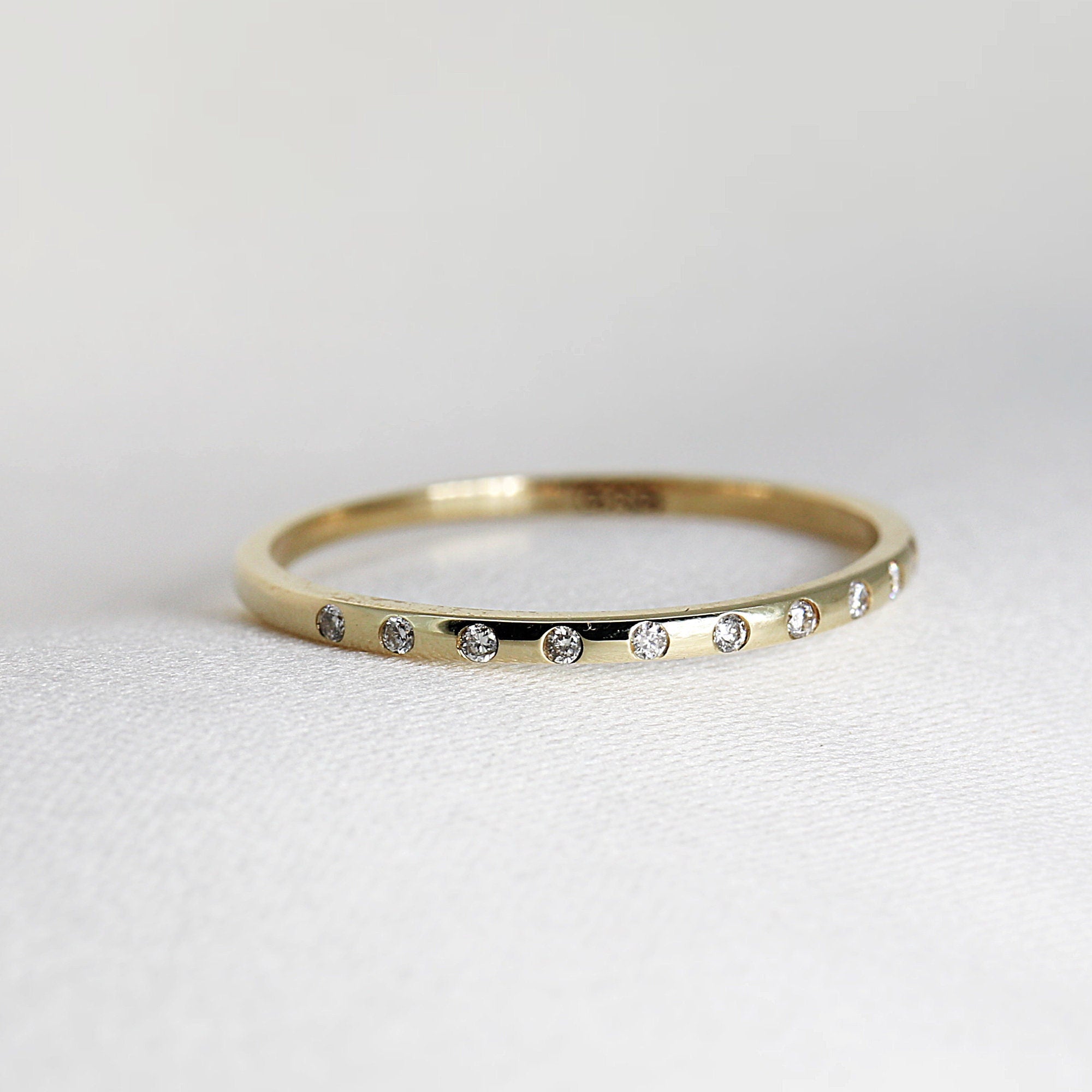 Flush Set Diamond Wedding Band - 1.5 mm - Melt'm Jewelry