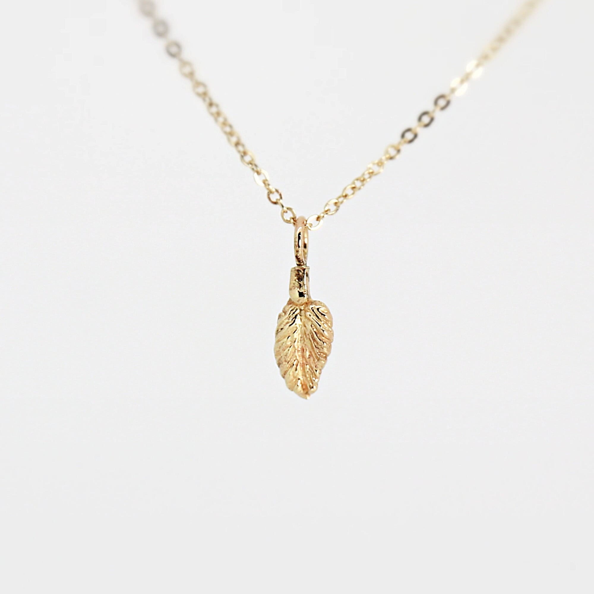 14k Solid Gold Leaf Necklace - Melt'm Jewelry
