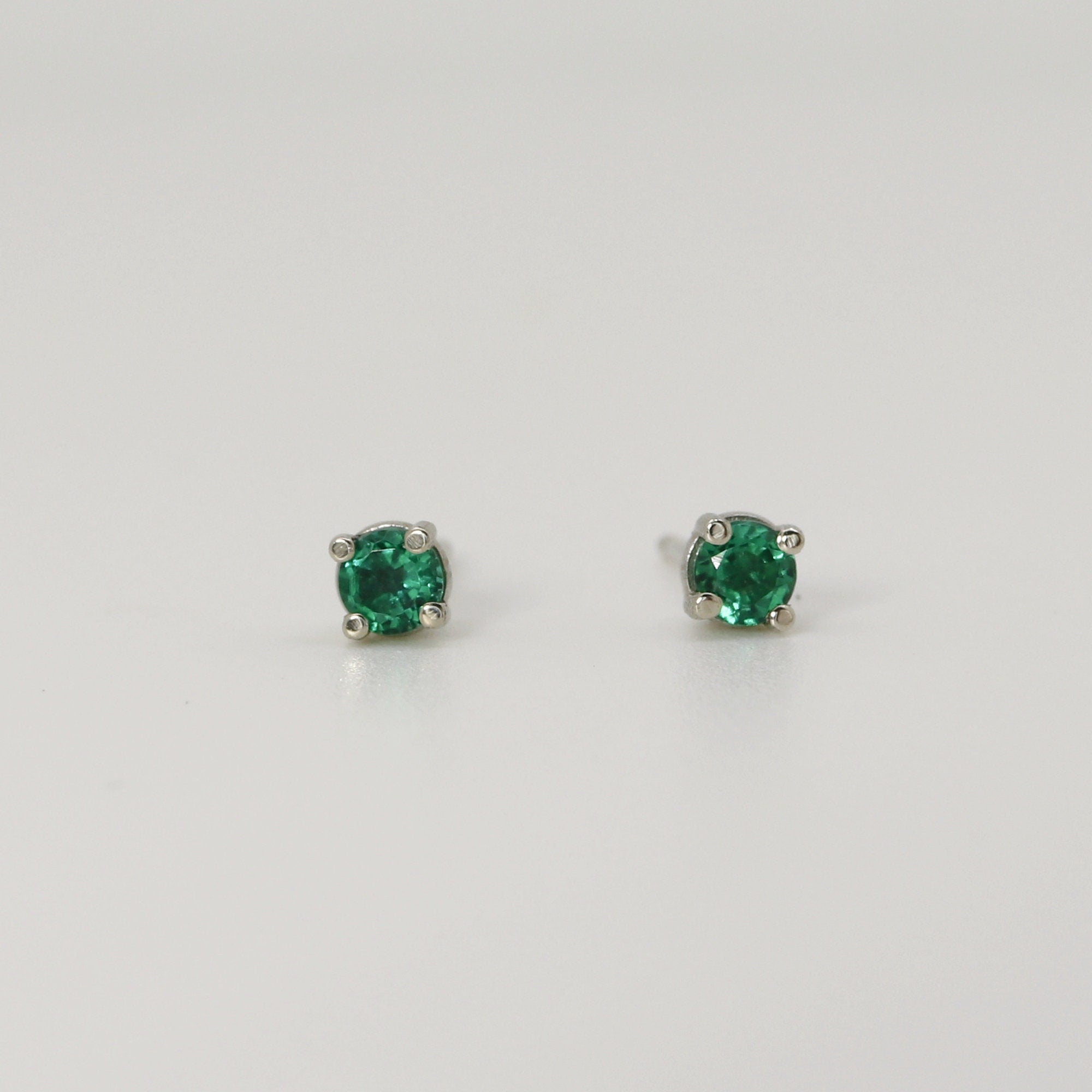Delicate Emerald Stud Earrings in 14k Gold (Yellow, White or Rose Gold) - Melt'm Jewelry