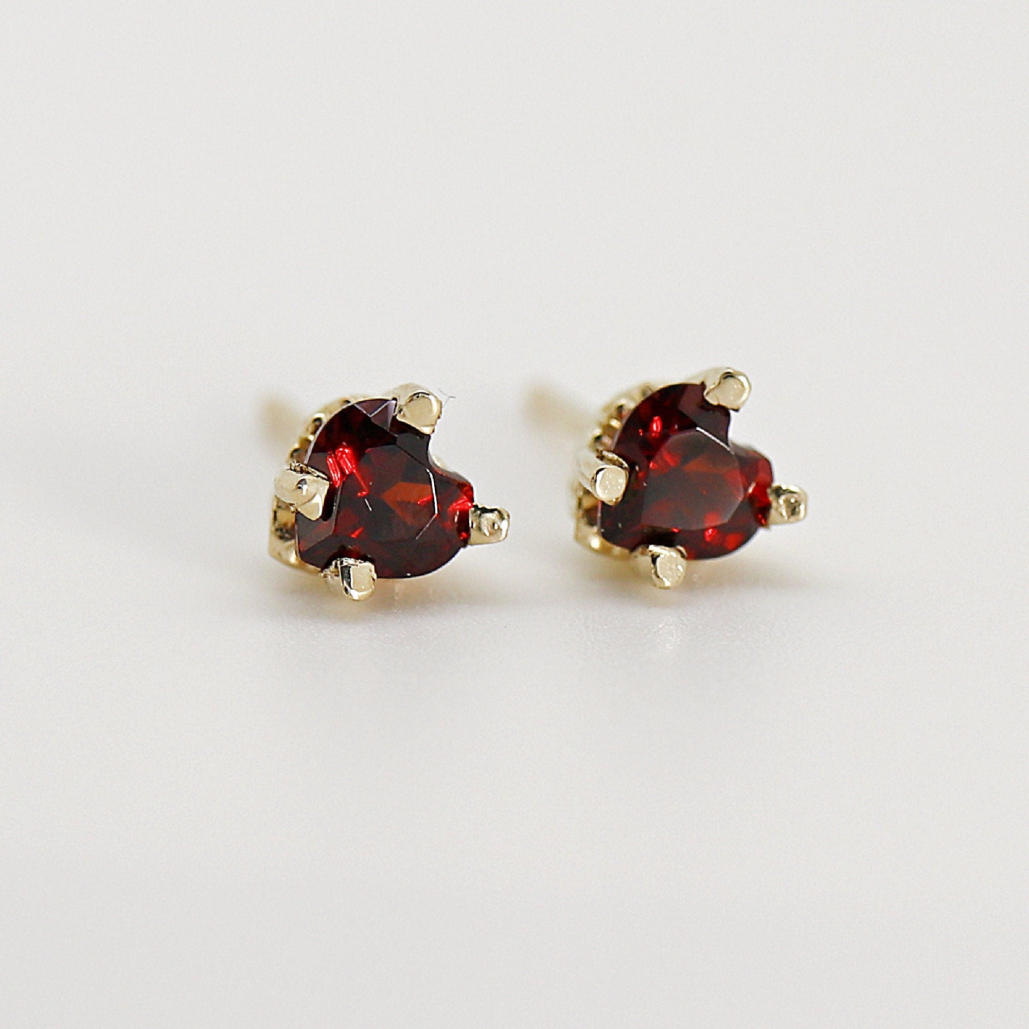 Garnet Heart Stud Earrings 14k Gold - Melt'm Jewelry