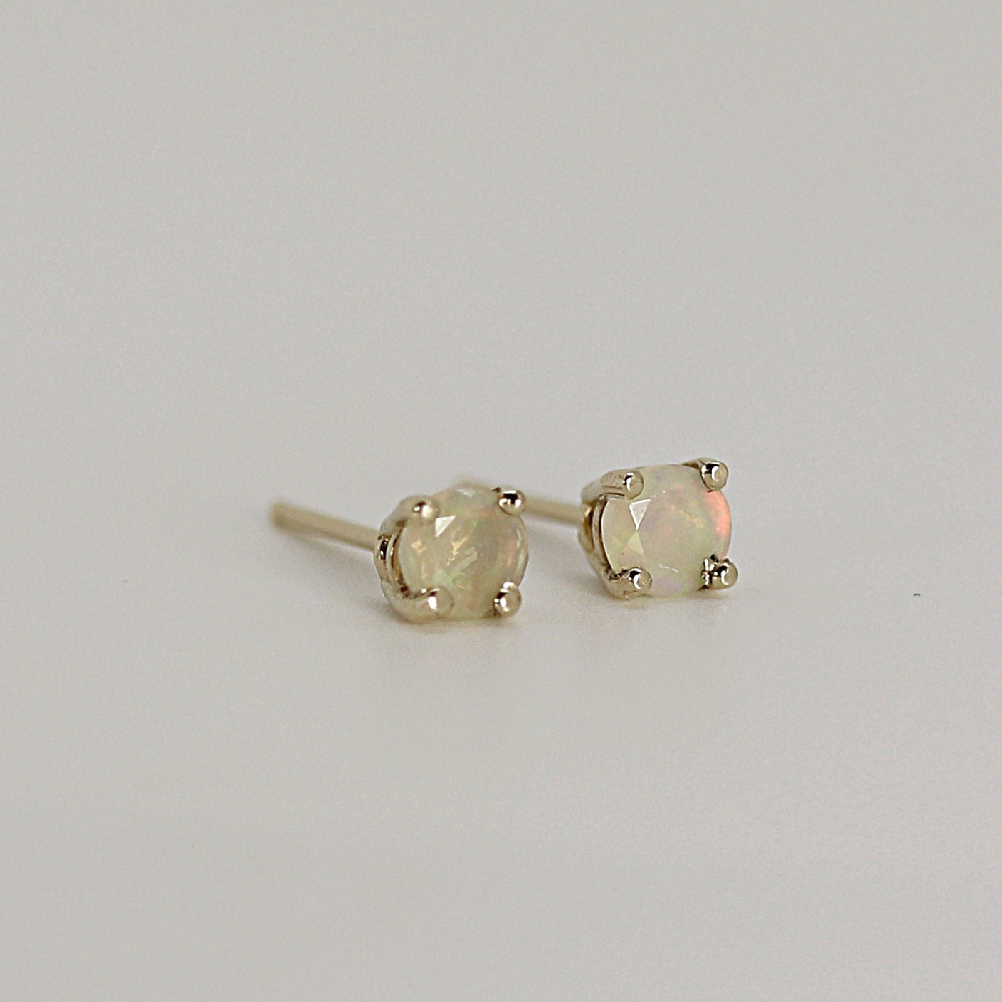 Round Cut Opal Stud Earrings 14k Gold - Melt'm Jewelry