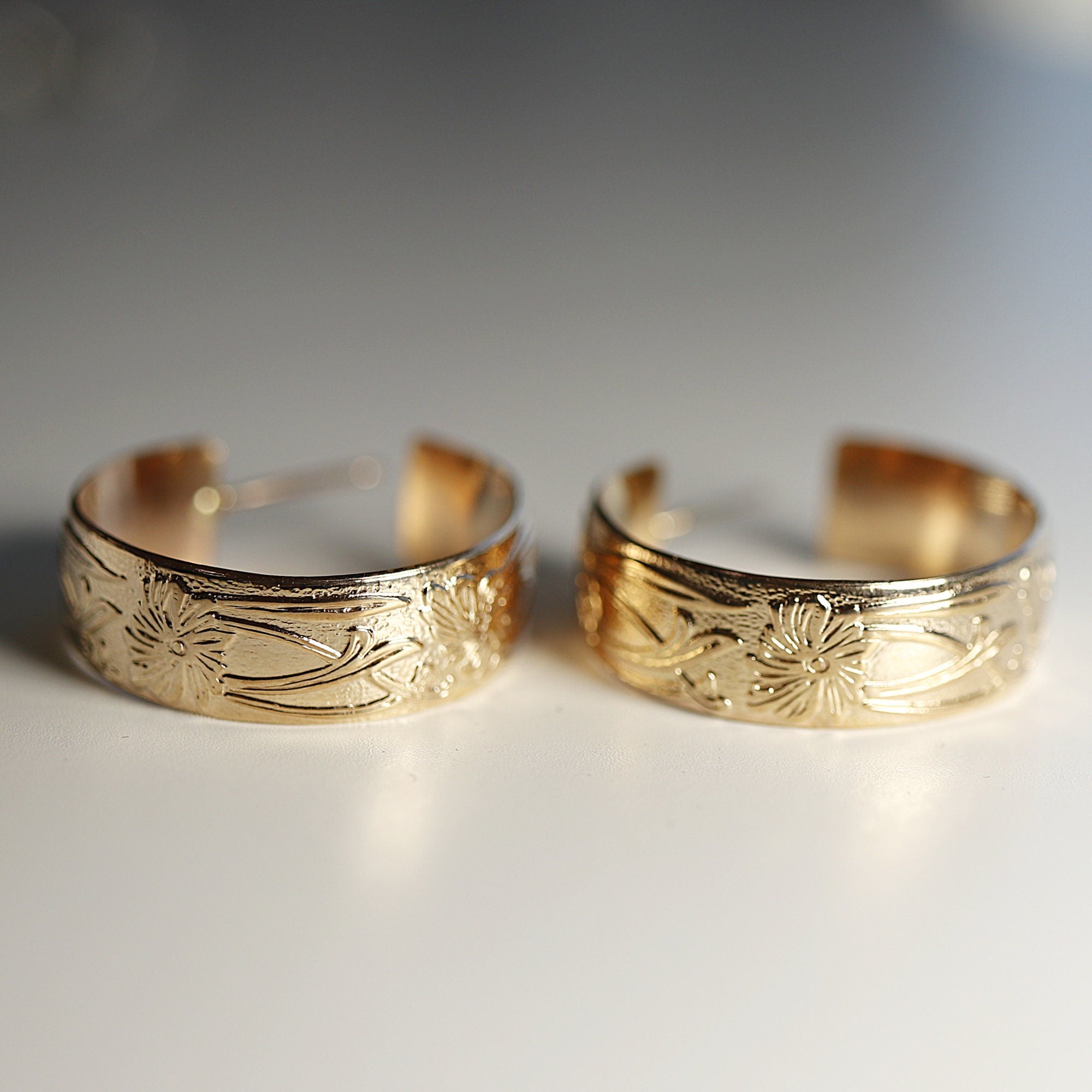 Flower Patterned Gold Filled Hoop Earrings - Melt'm Jewelry