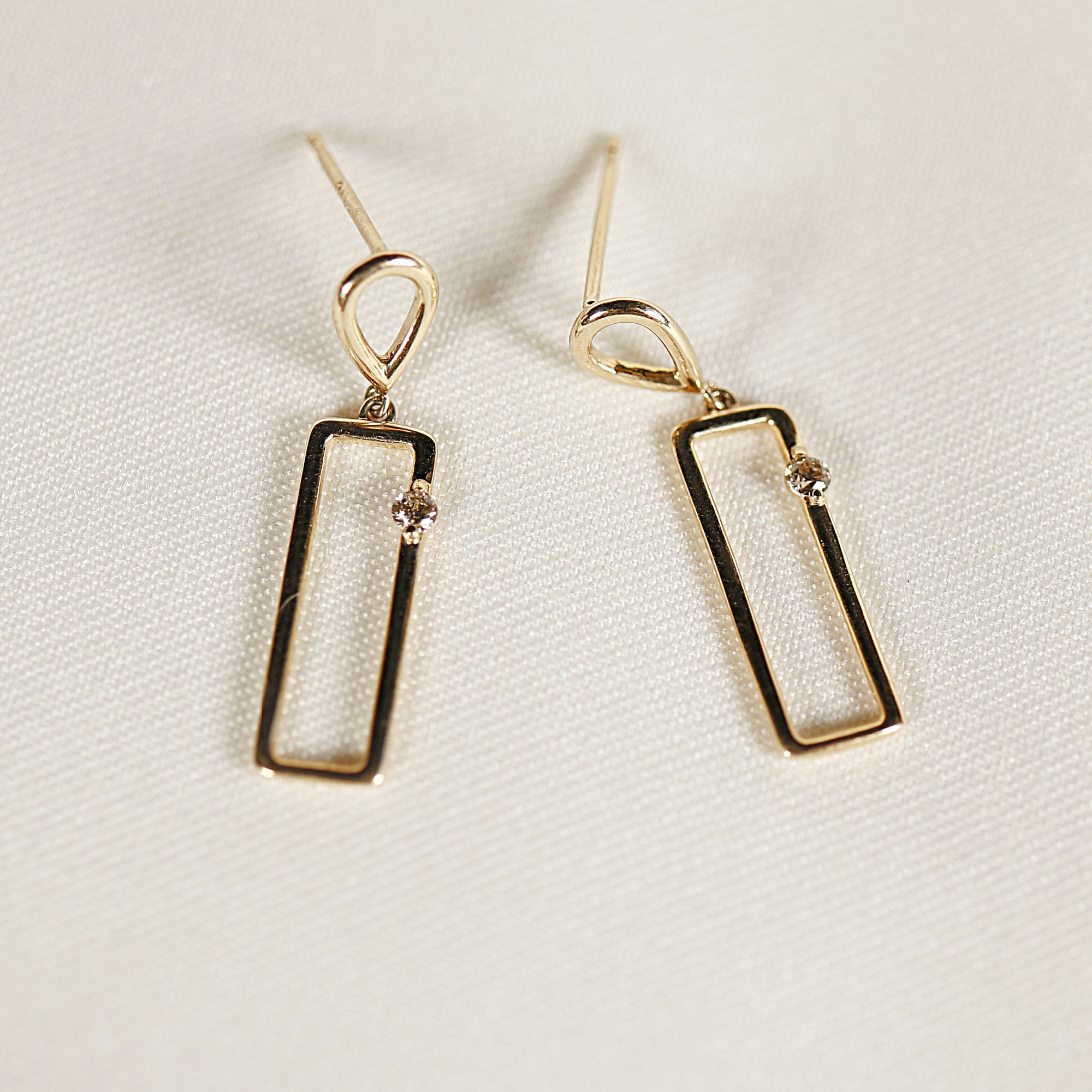 14k Gold Geometric Diamond Dangle Earrings - Melt'm Jewelry