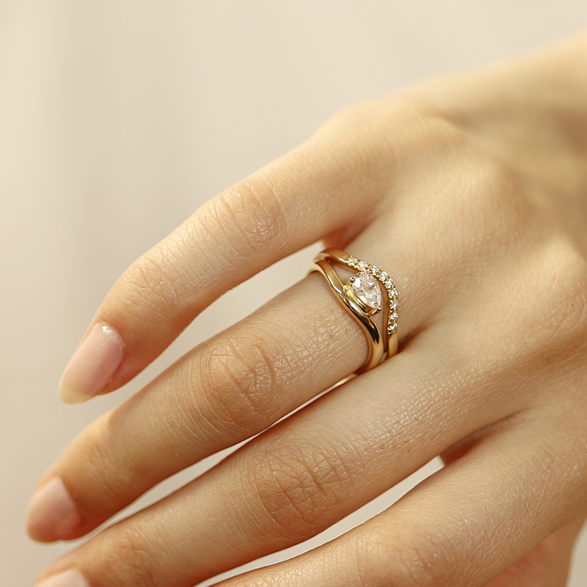 East West Pear Moissanite Ring 14k Gold, LIL JASMINE - Melt'm Jewelry