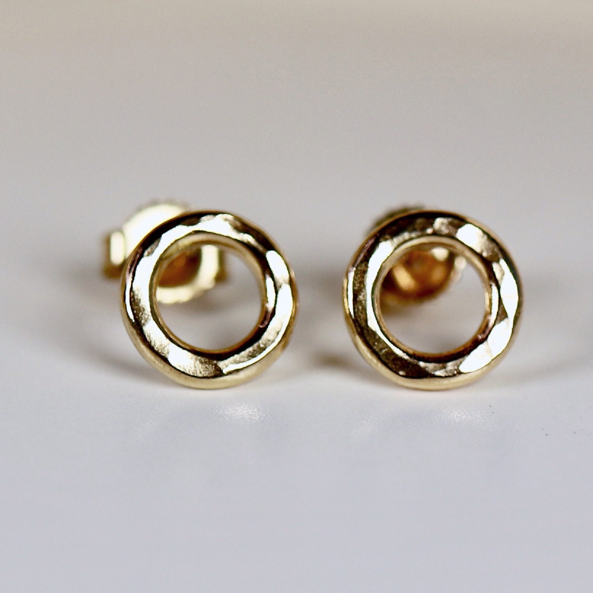 Small Open Circle Stud Earrings 14k Solid Gold, Hammered Gold Tiny Circle Studs - Melt'm Jewelry