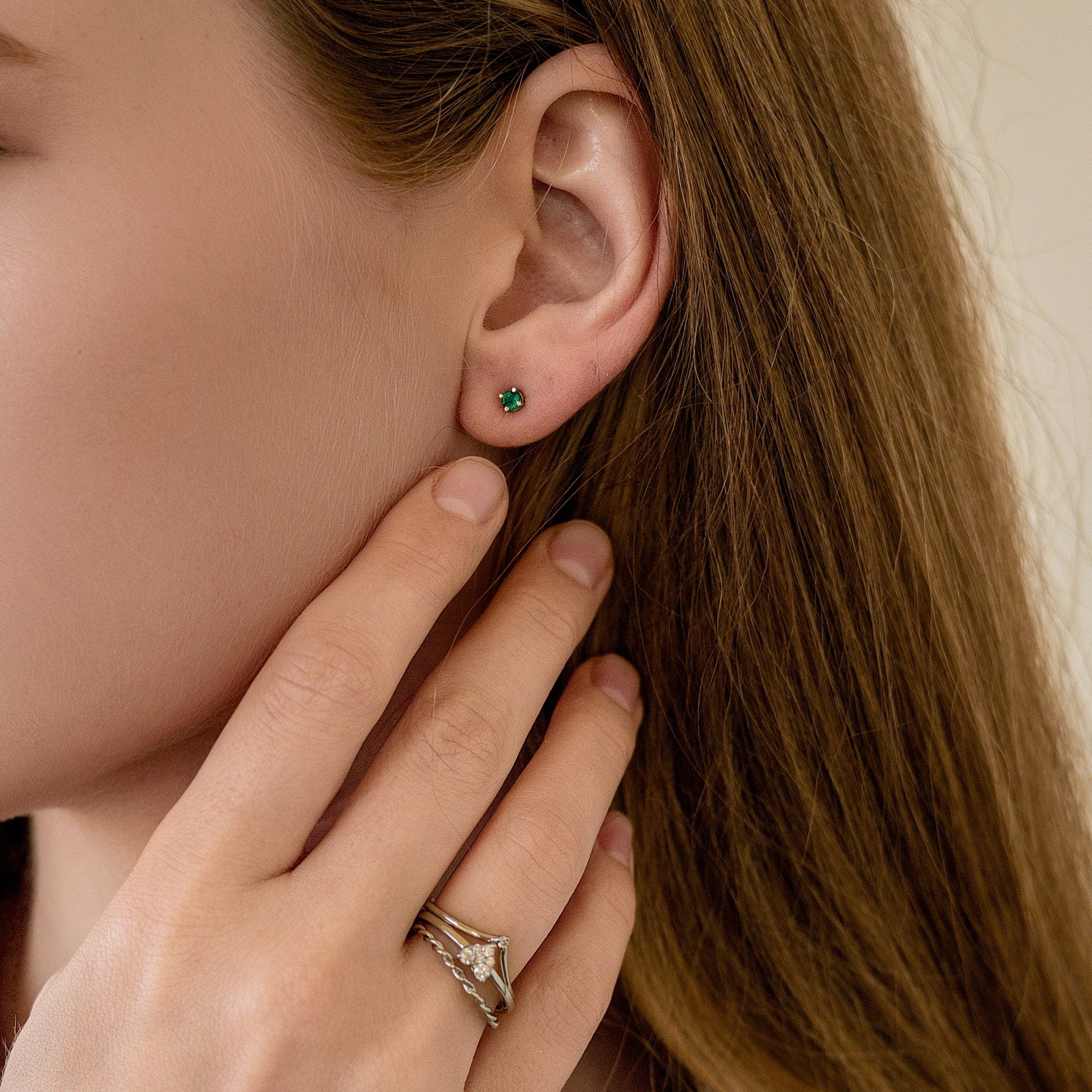 Delicate Emerald Stud Earrings in 14k Gold (Yellow, White or Rose Gold) - Melt'm Jewelry