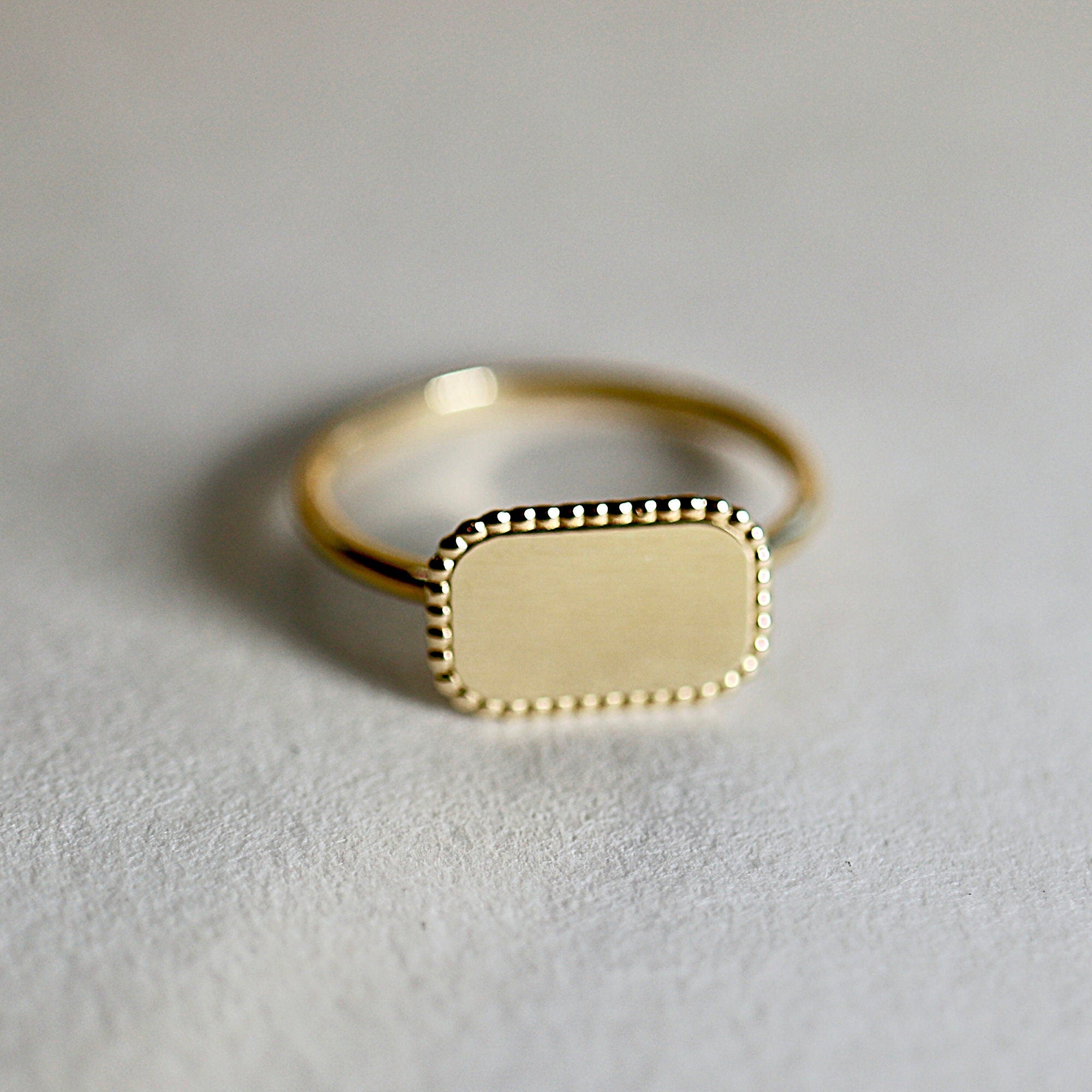 14k Solid Gold Rectangle Engraved Signet Ring For Women - Melt'm Jewelry