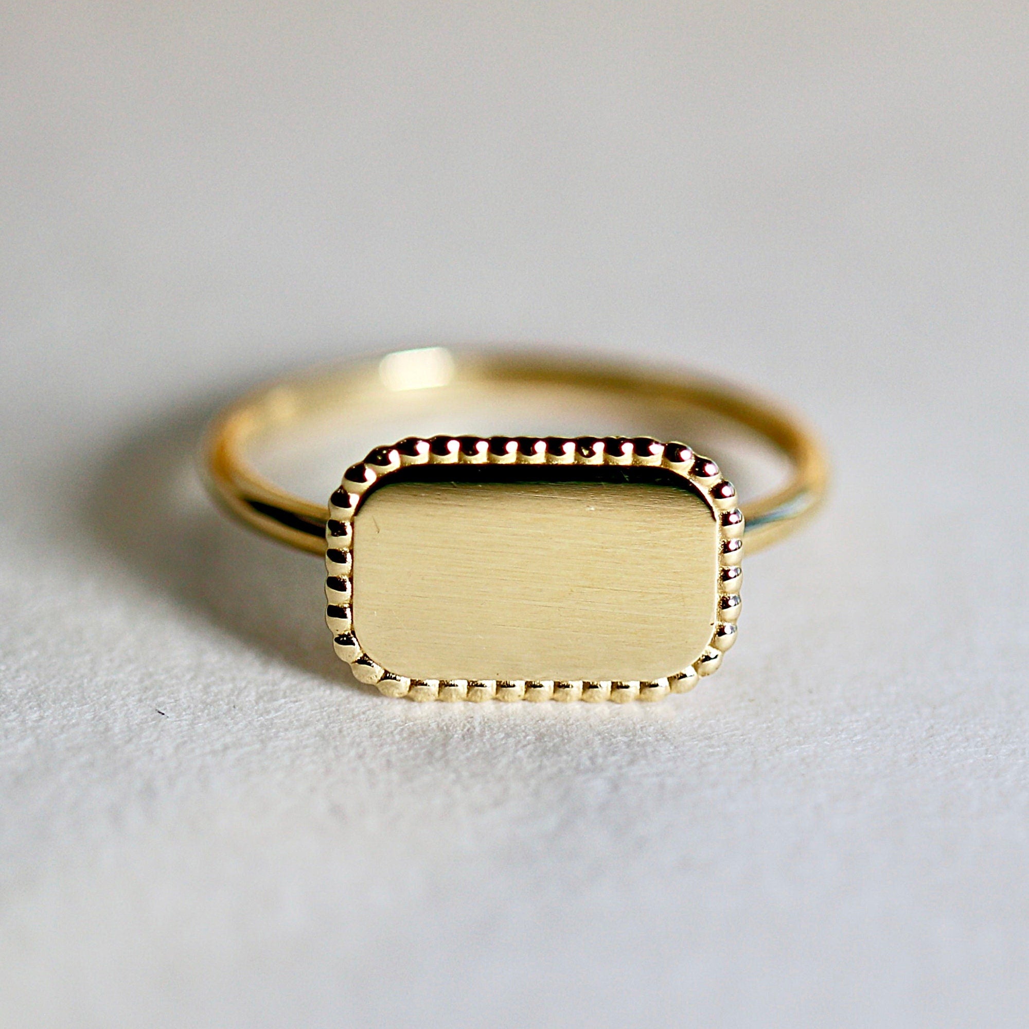 14k Solid Gold Rectangle Engraved Signet Ring For Women - Melt'm Jewelry