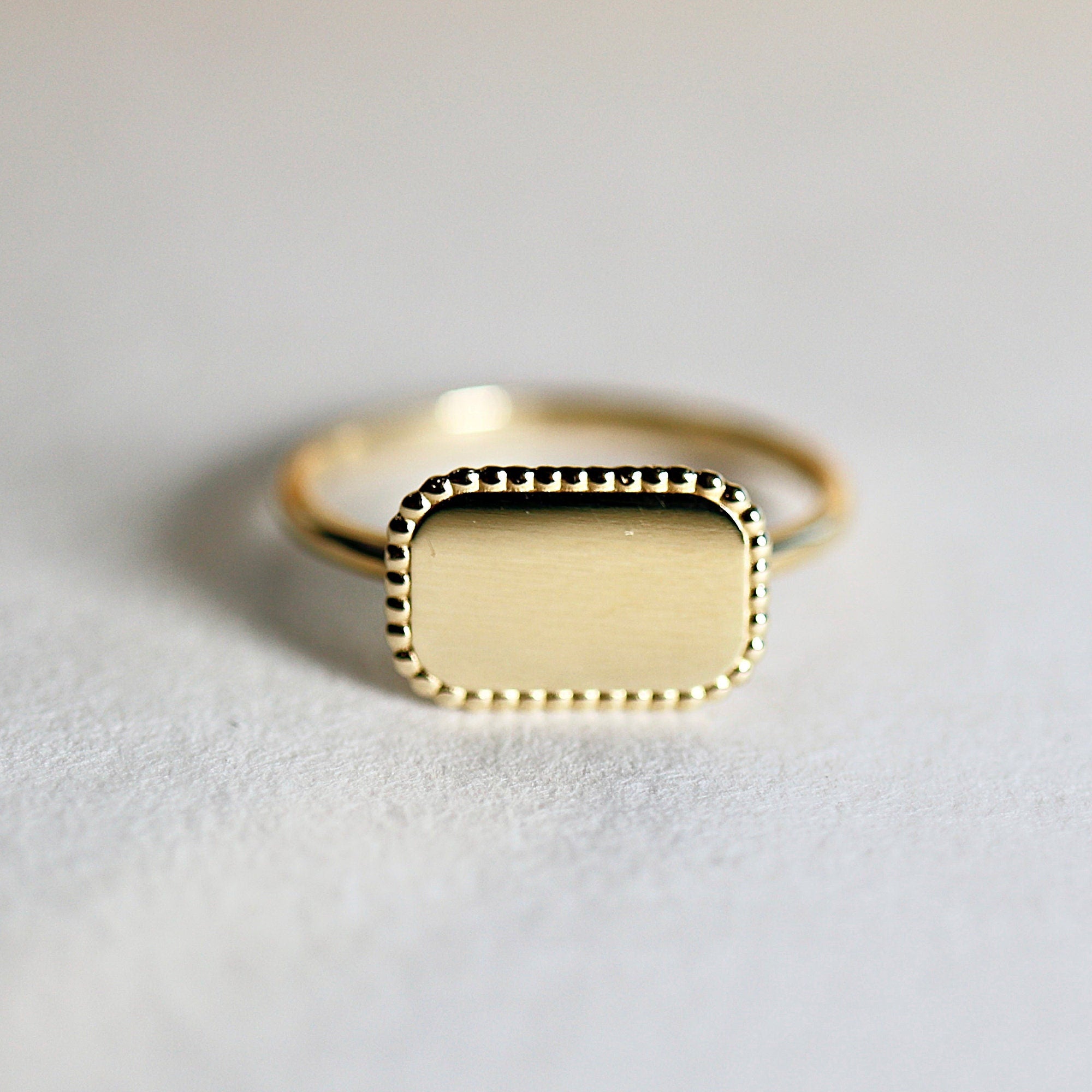 14k Solid Gold Rectangle Engraved Signet Ring For Women - Melt'm Jewelry