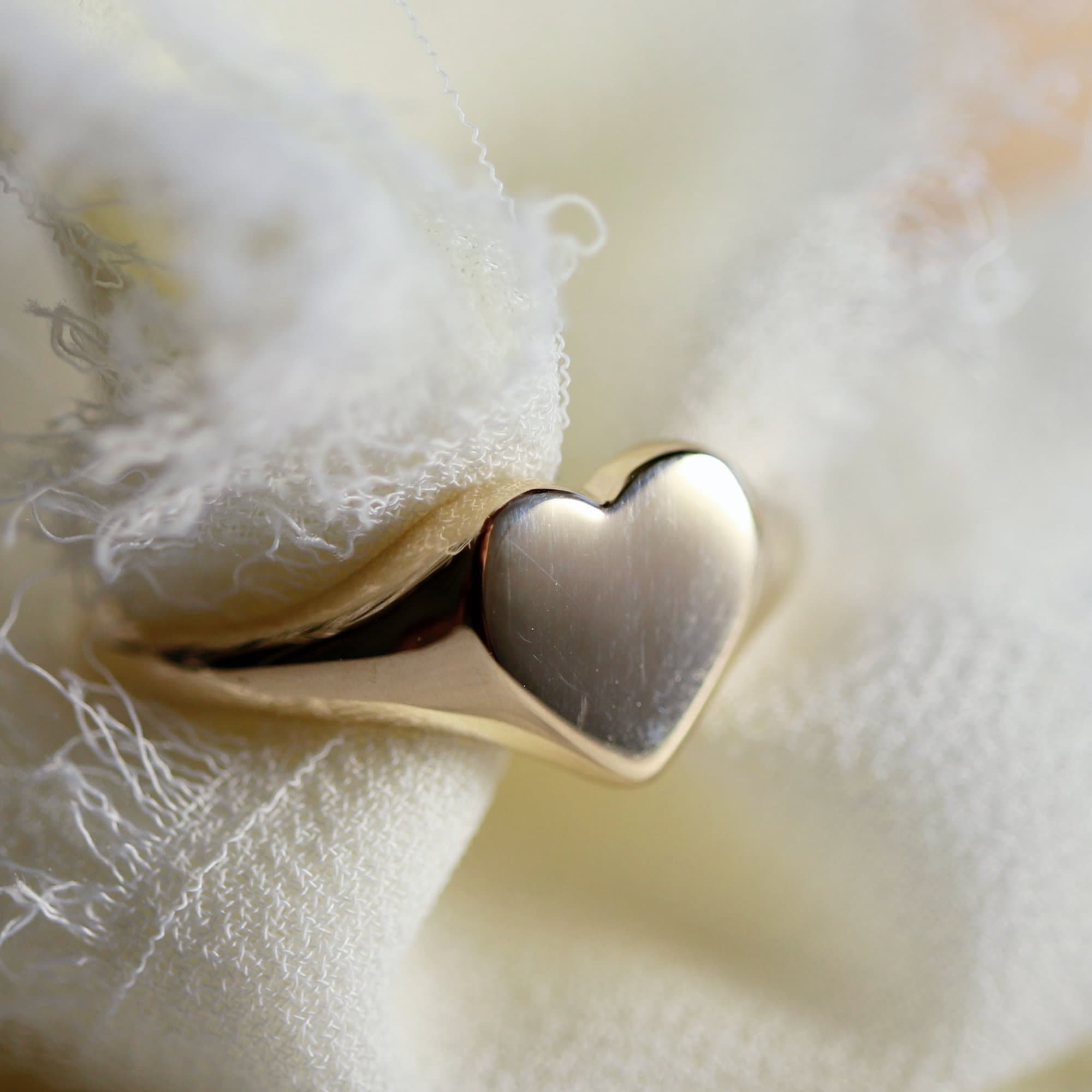 14k Solid Gold Heart Signet Ring For Women, Monogrammed Personalized Heart Ring - Melt'm Jewelry