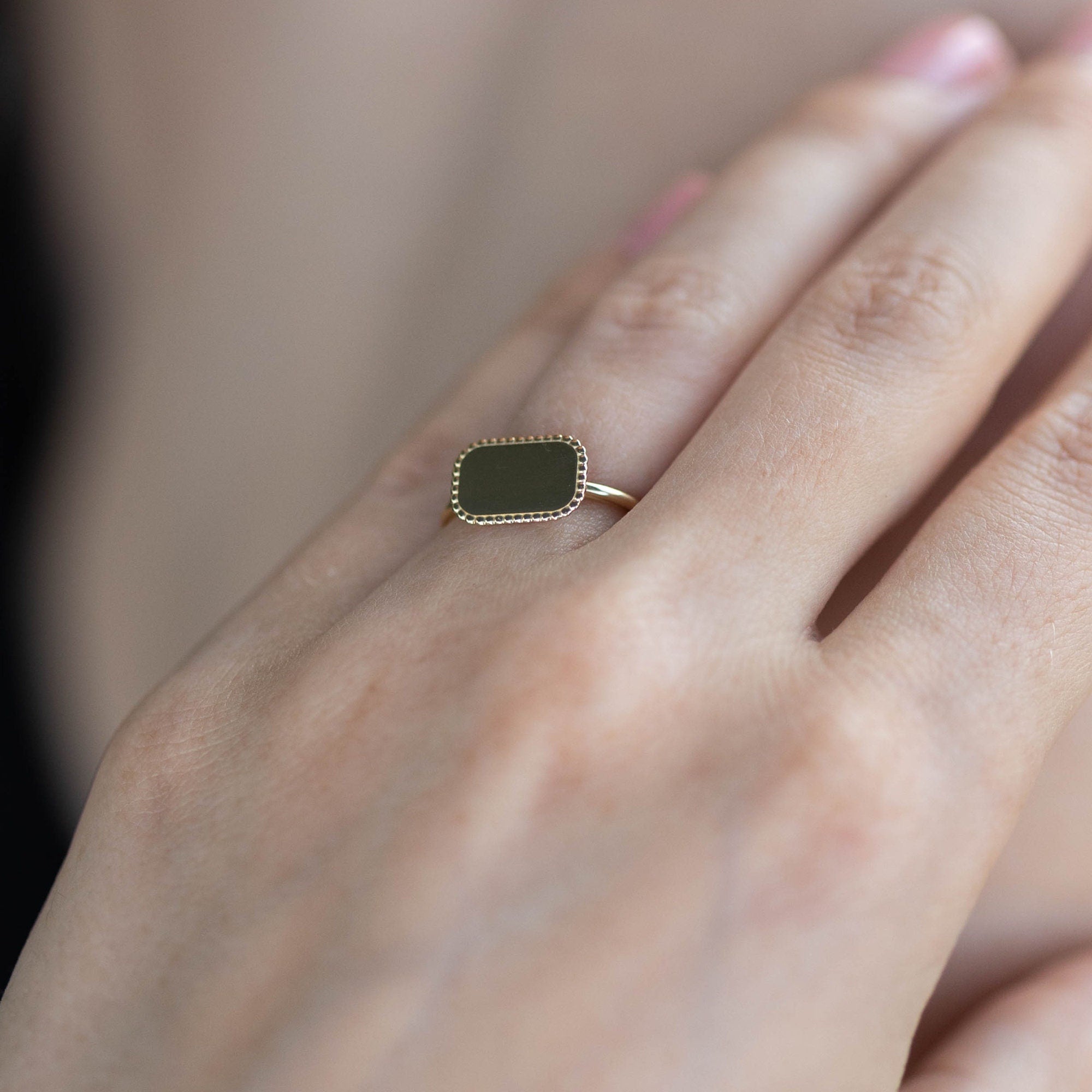 14k Solid Gold Rectangle Engraved Signet Ring For Women - Melt'm Jewelry