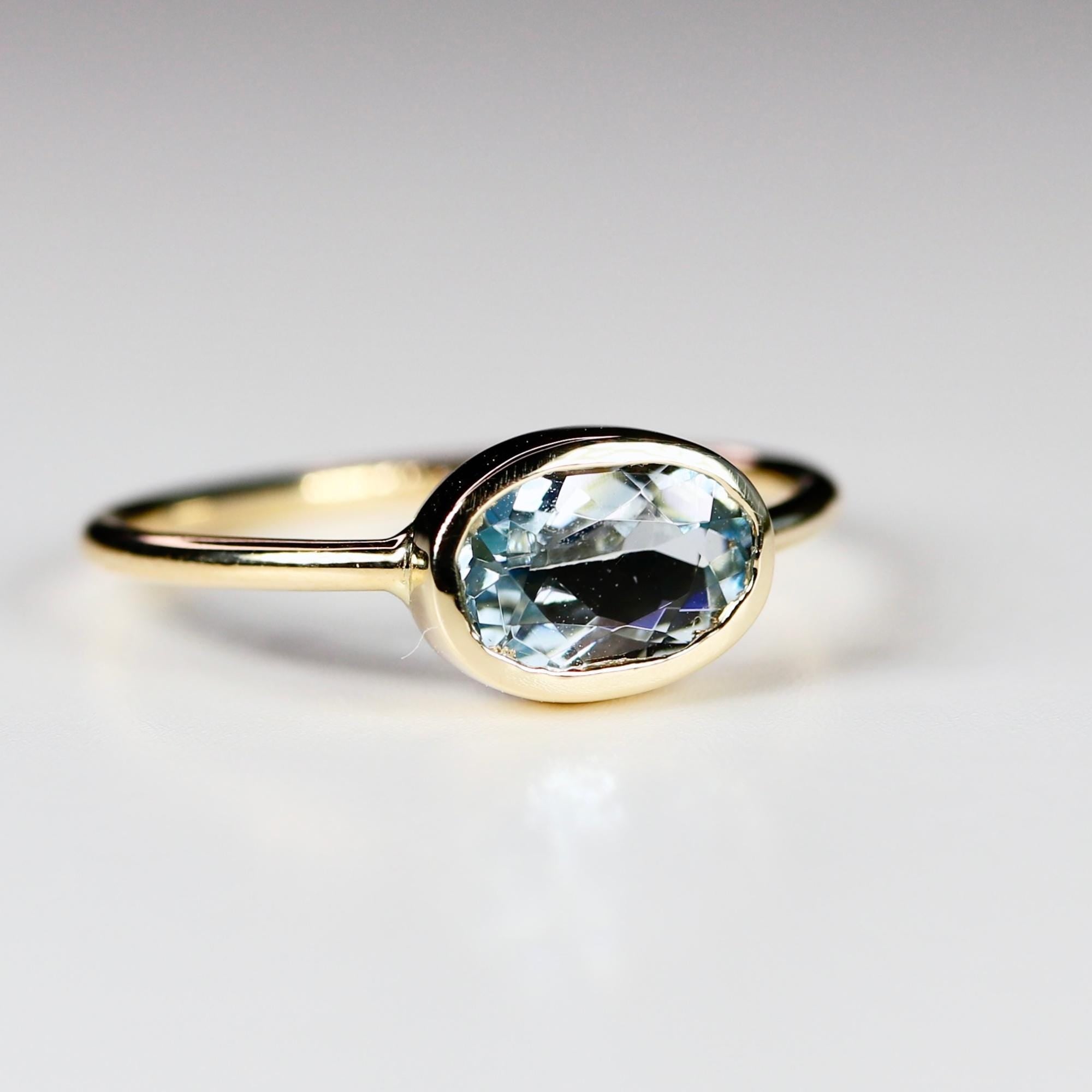 East West Aquamarine Ring 14k Solid Gold - Melt'm Jewelry