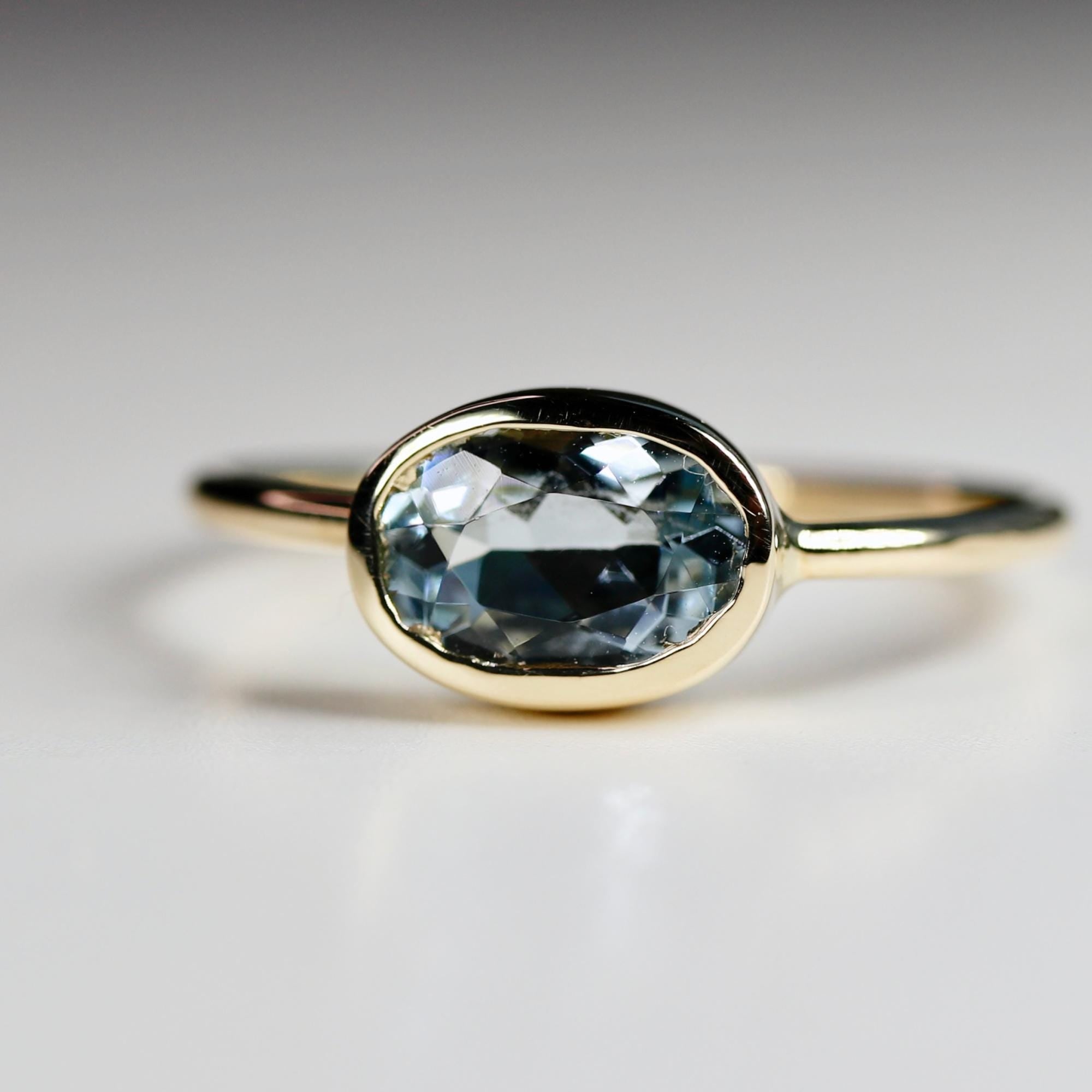 East West Aquamarine Ring 14k Solid Gold - Melt'm Jewelry