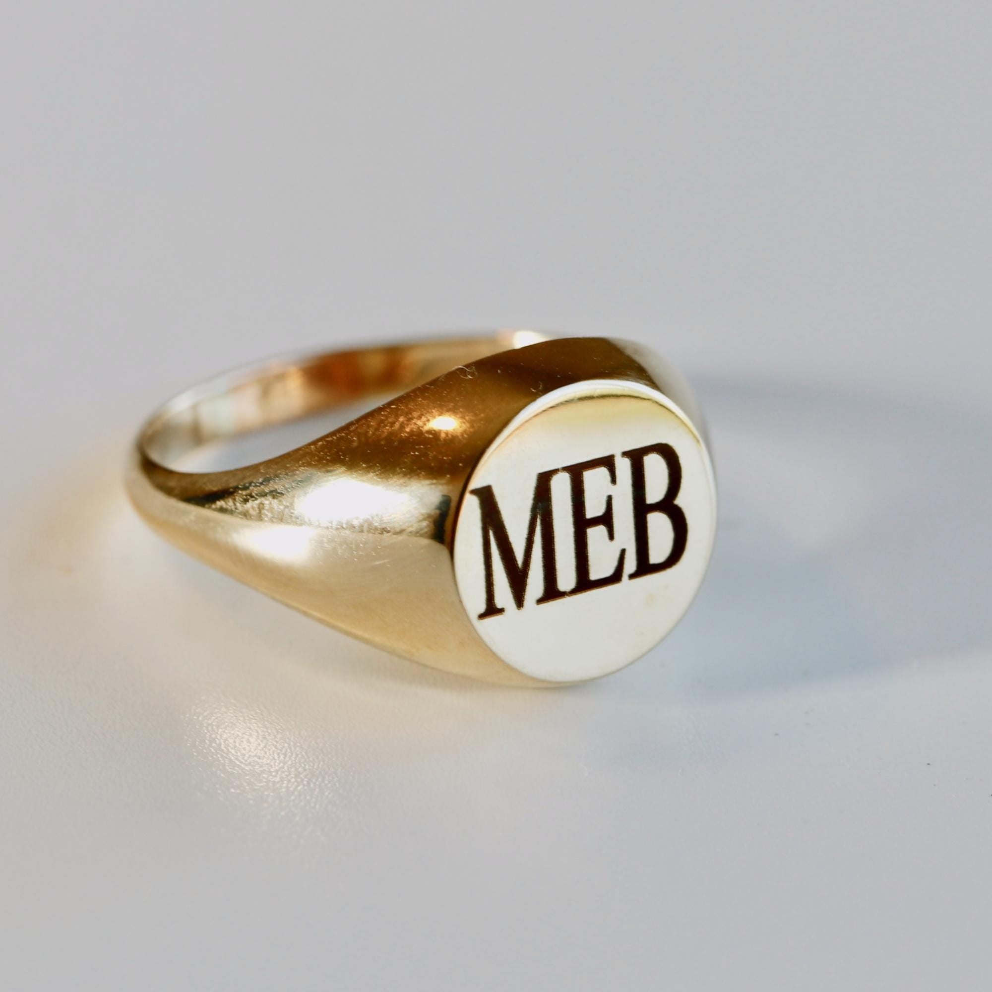 14k Solid Gold Round Signet Ring For Women, Monogrammed Personalized Ring - Melt'm Jewelry